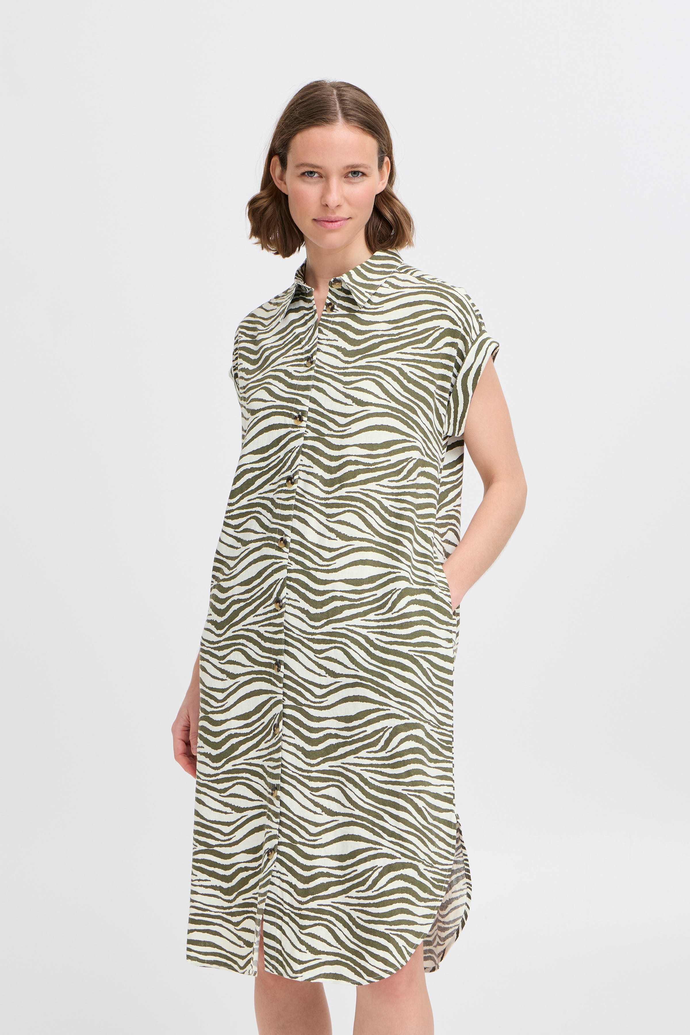 BYFALAKKA Kleid LOOKBOOK FRONT 20814553-204542