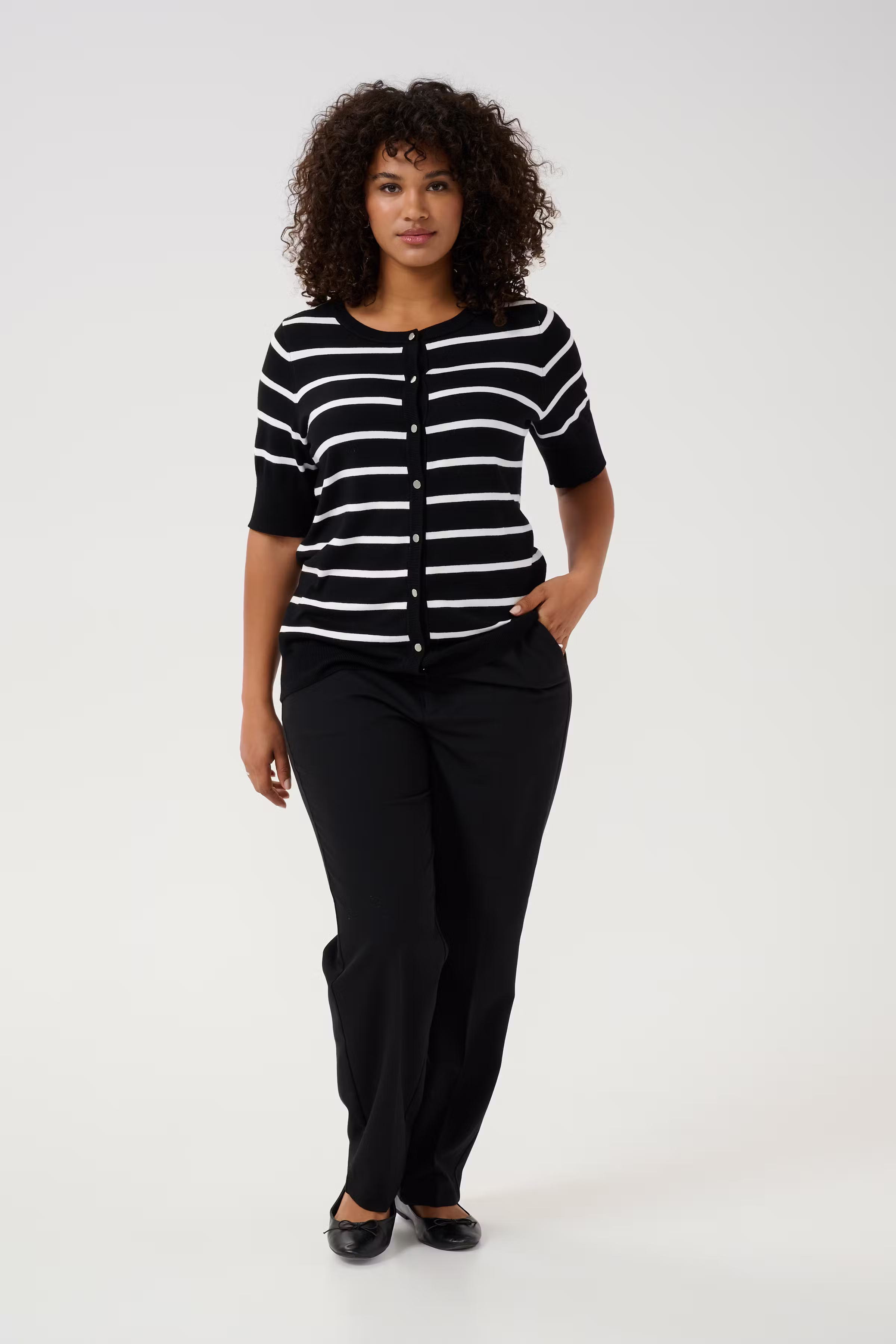 KClizzy Cardigan LOOKBOOK FRONT 10583105-107263