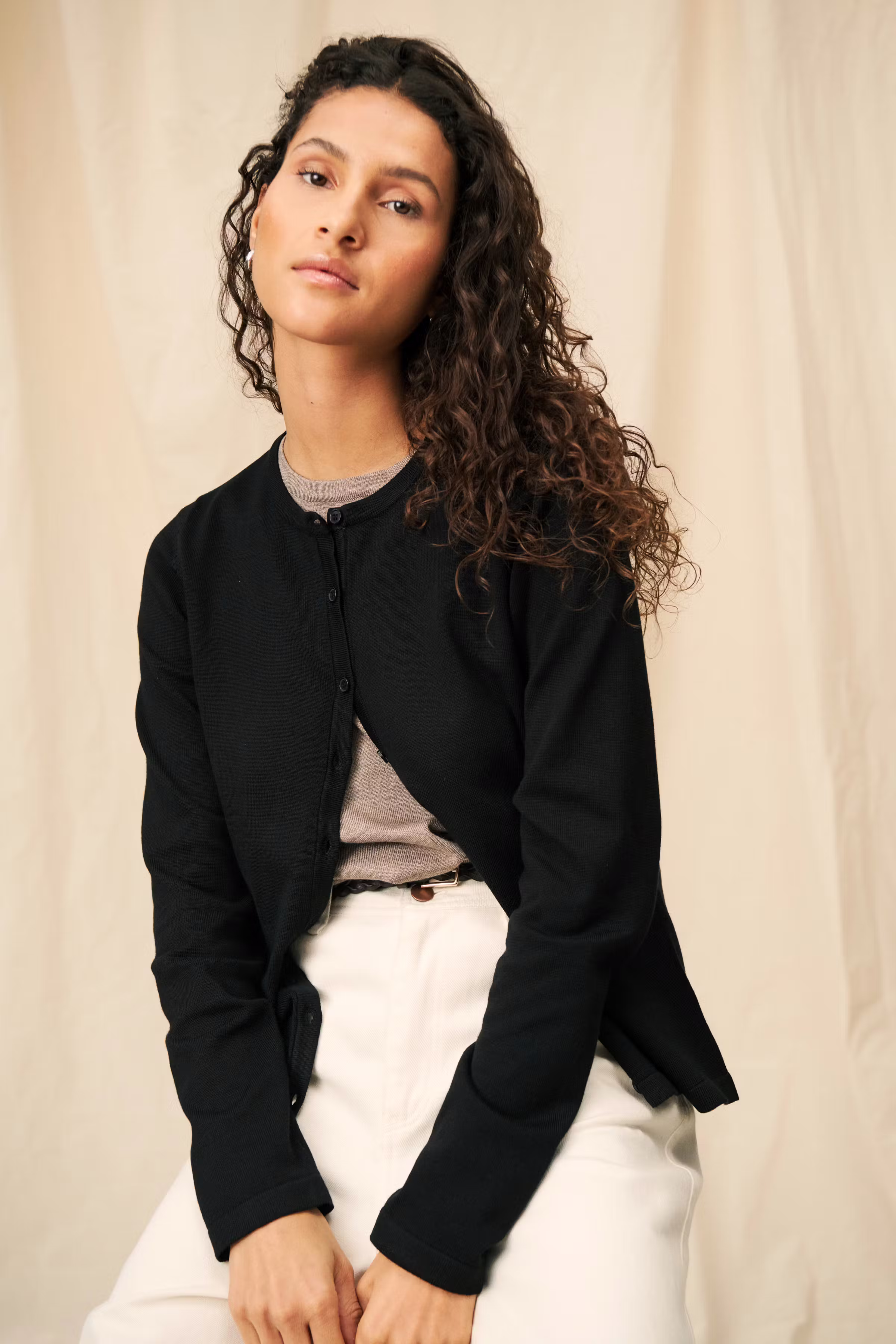 MilaSZ R-Neck Cardigan LOCATION NONE 30500005-0001