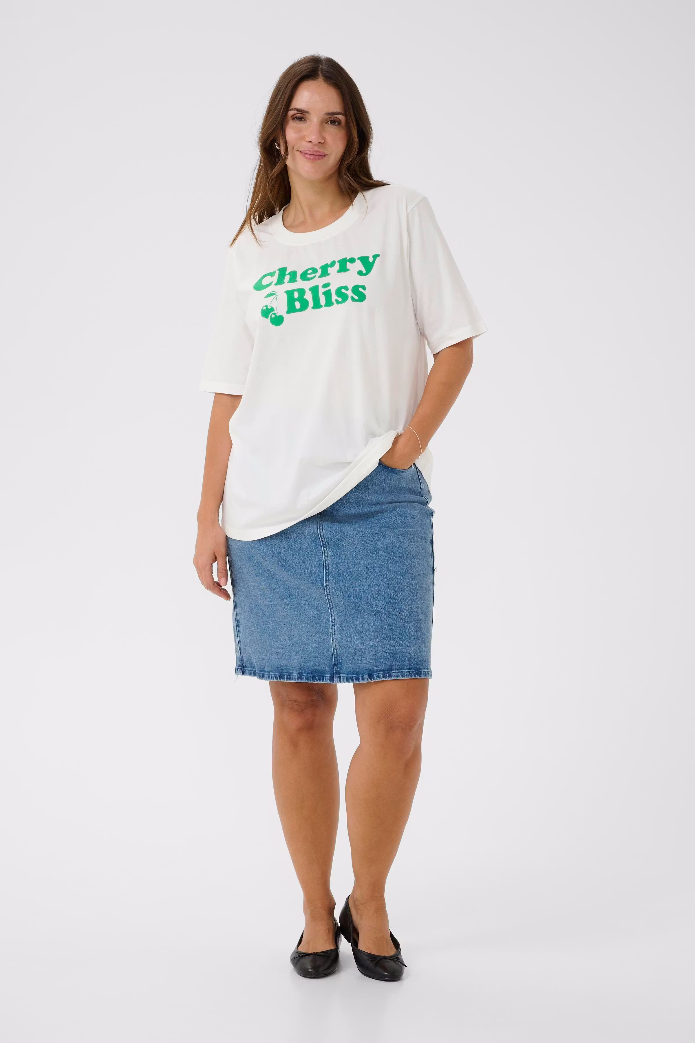KCchari T-shirt LOOKBOOK FRONT 10584008-110602