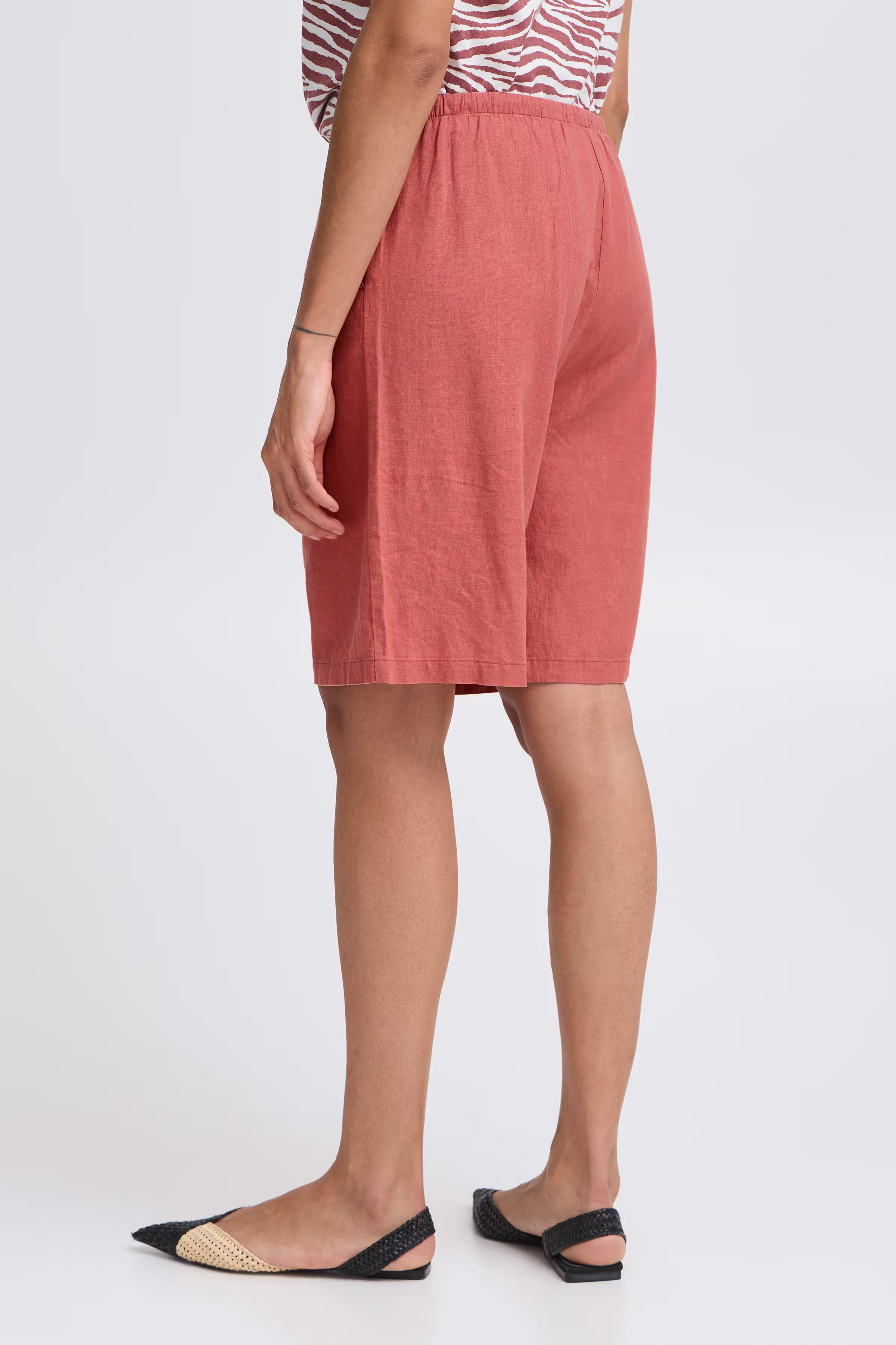 BYFALAKKA Shorts LOOKBOOK BACK 20816608-181436