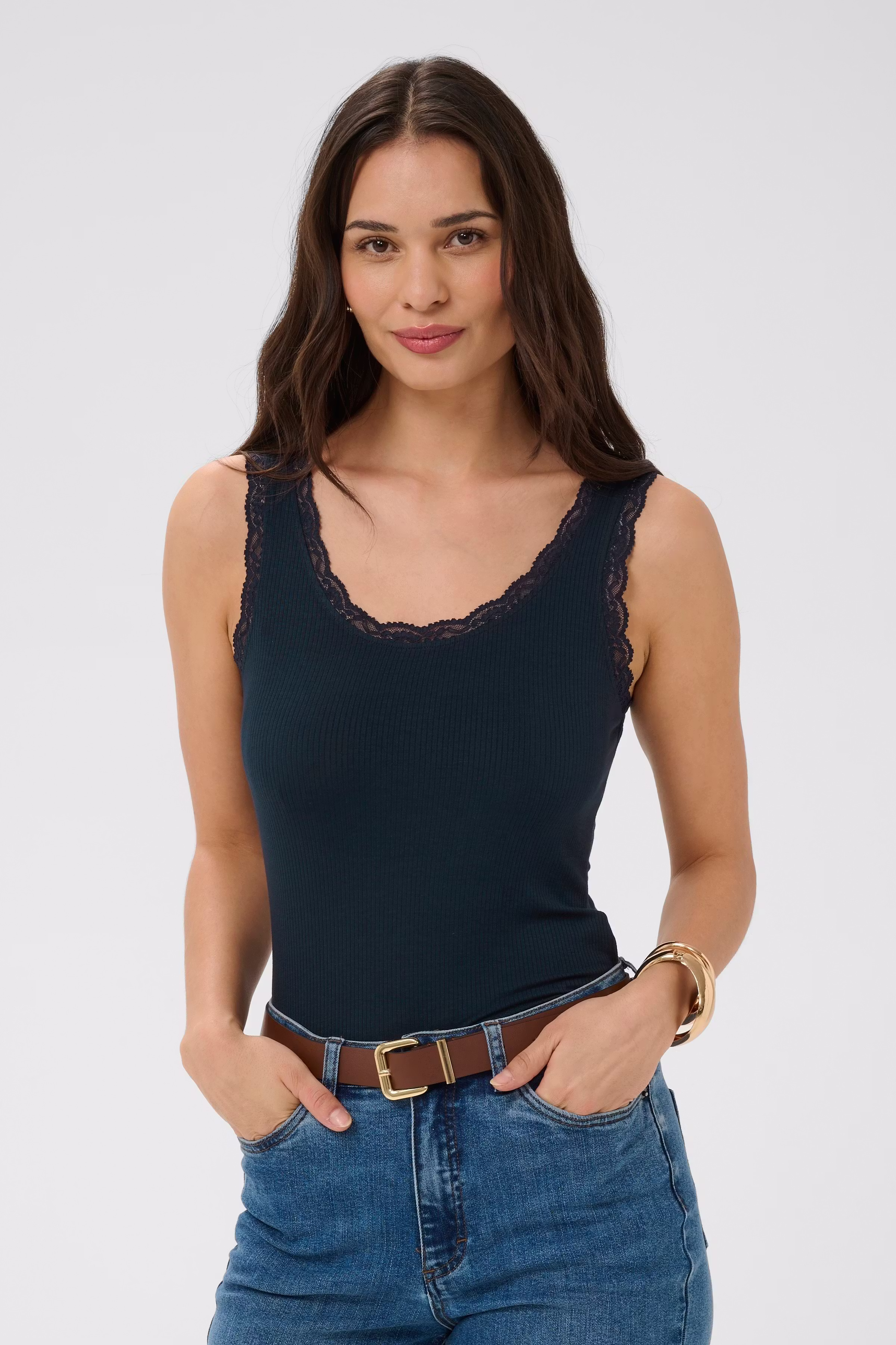 KAomi Top LOOKBOOK FRONT 10510143-194020