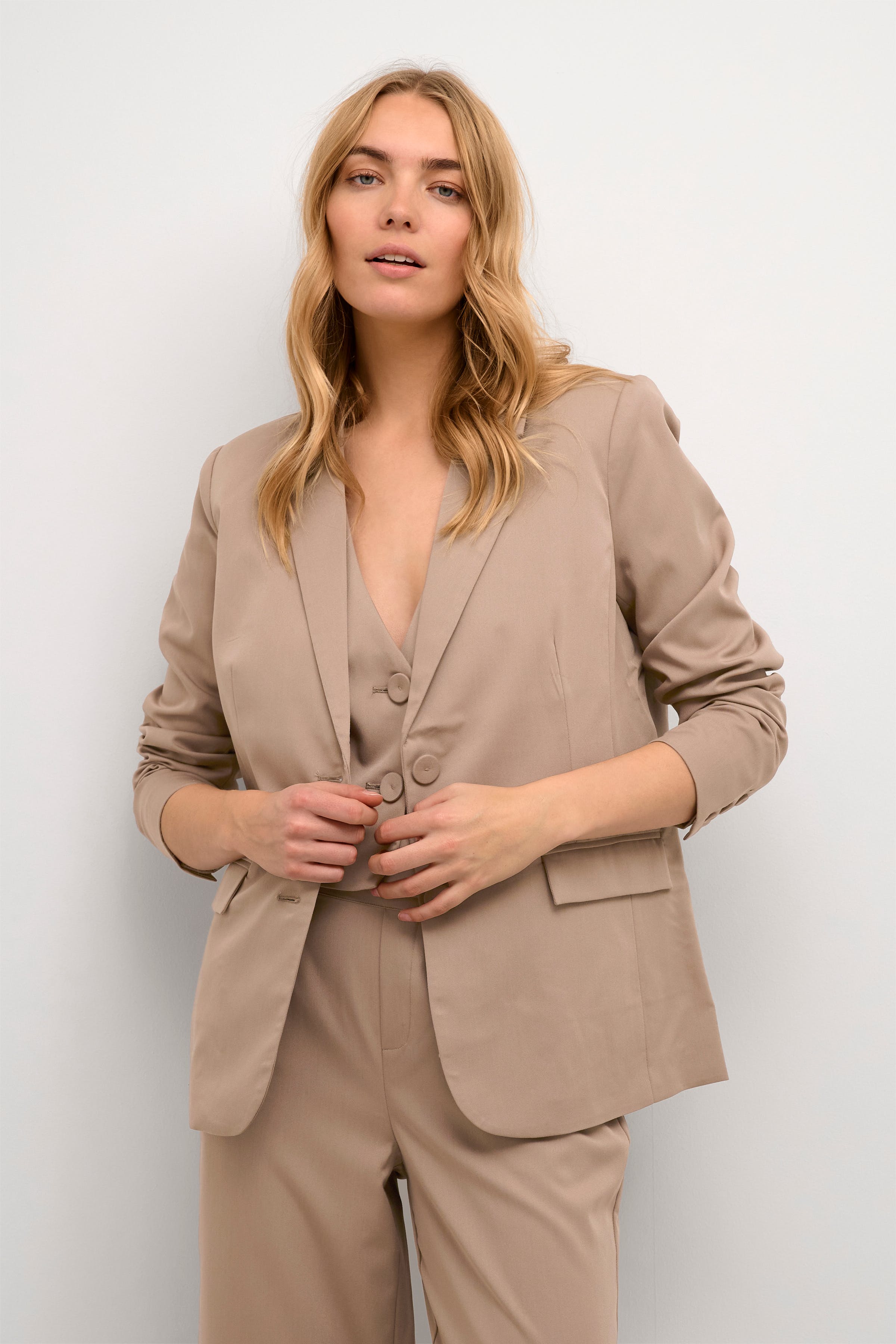 CRKaja Blazer LOOKBOOK FRONT 10611334-170807