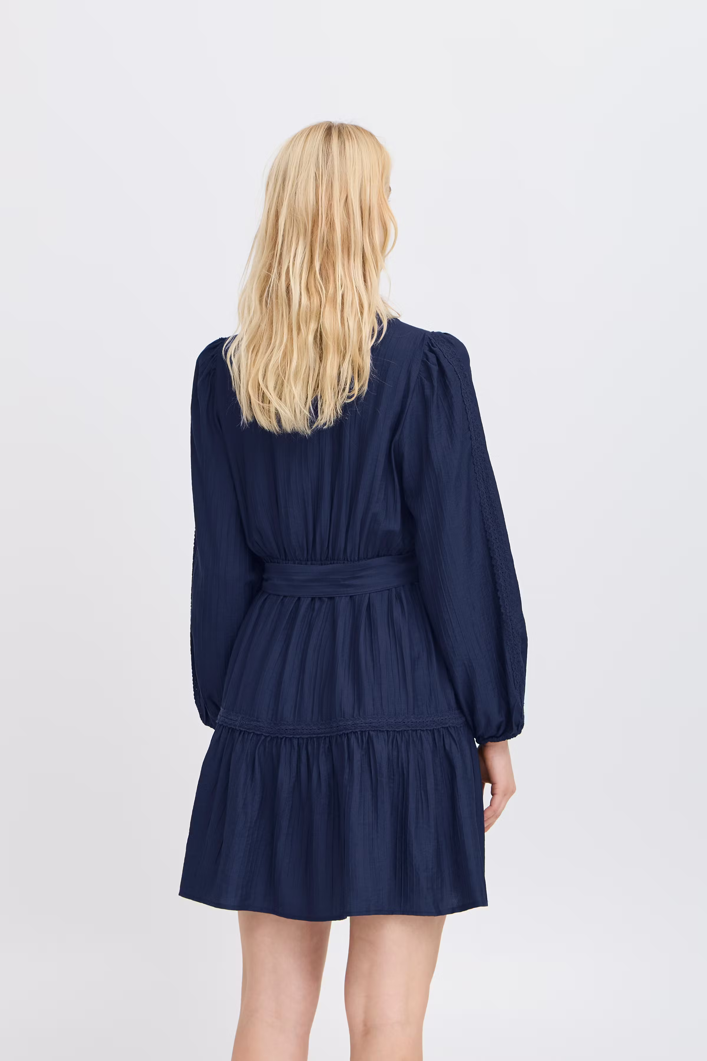 IHEVINA Kjole LOOKBOOK BACK 20122441-194010