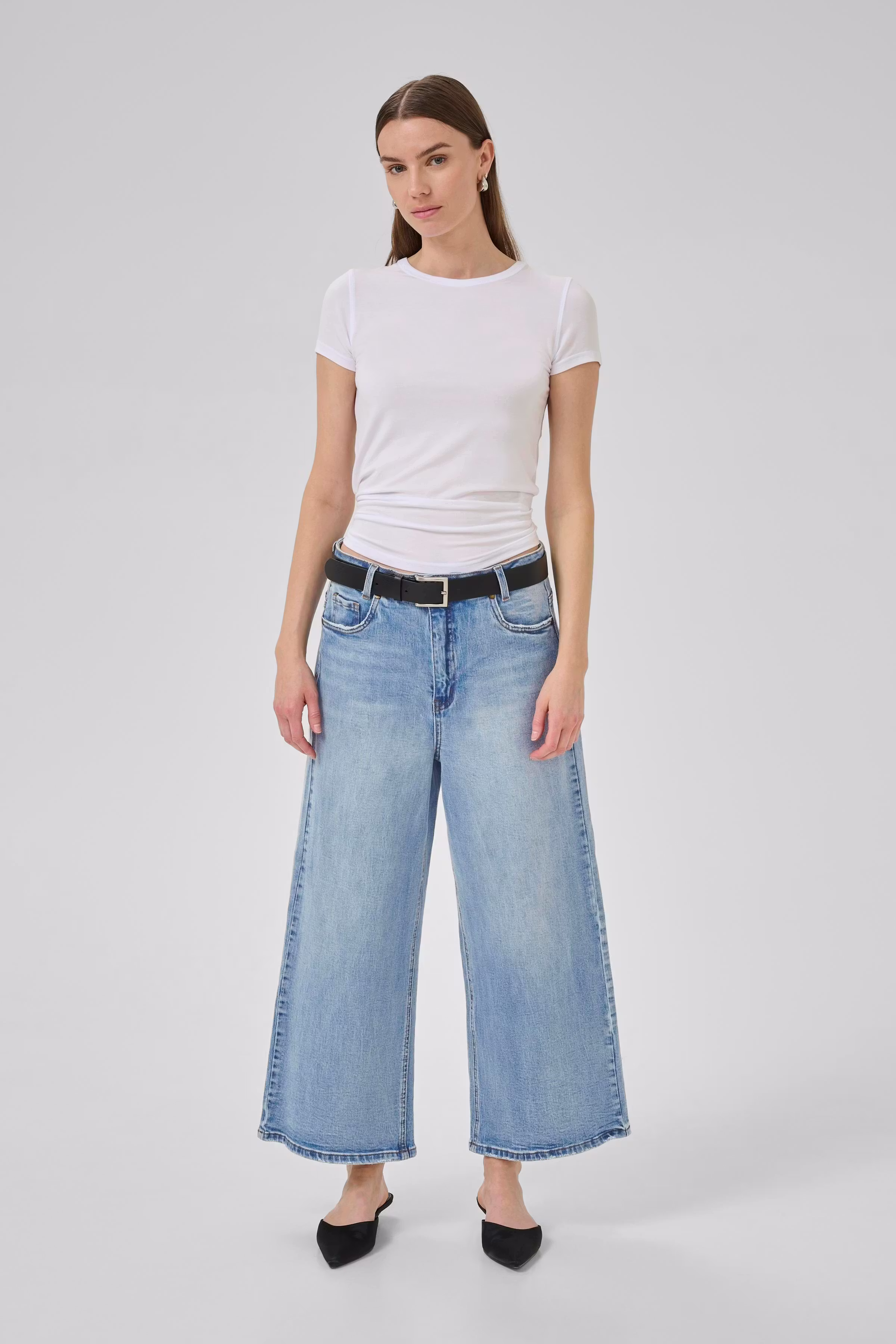 MWAlma X-Wide Jeans LOOKBOOK FRONT 10705258-100046