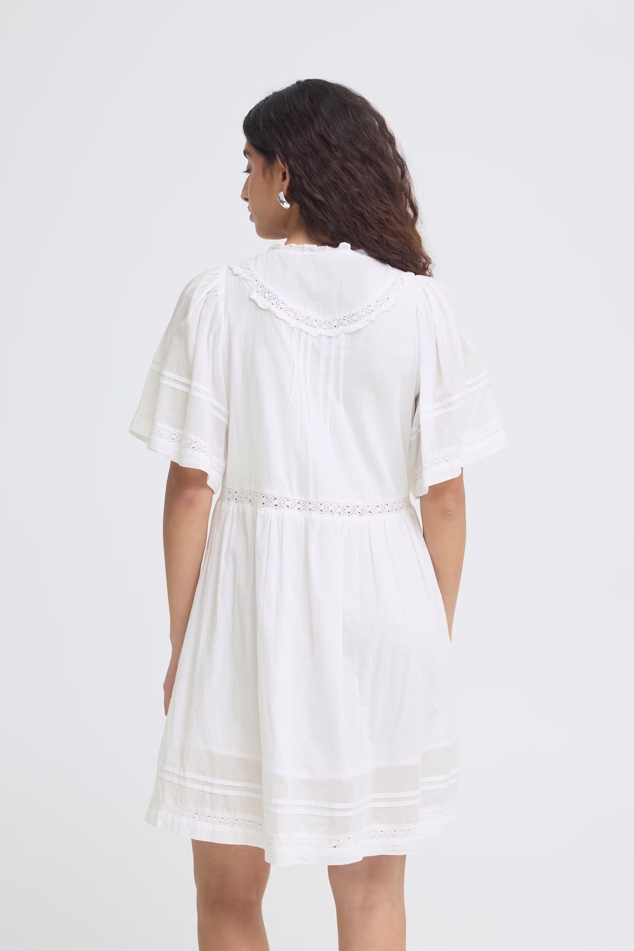 IHVOILANA Kjole LOOKBOOK BACK 20126705-114201