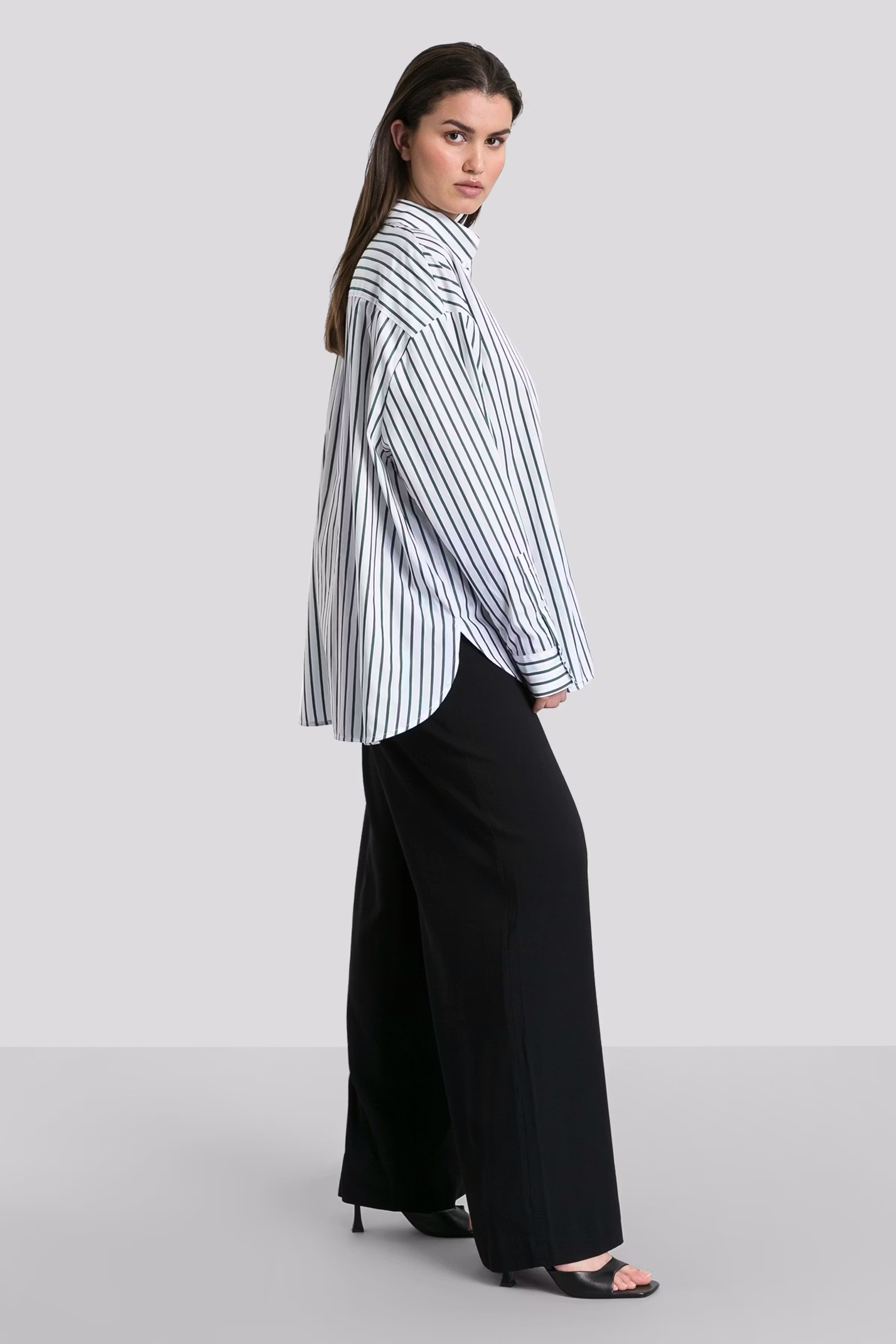 BETHANY Bluse LOOKBOOK FRONT 30600218-MC2100