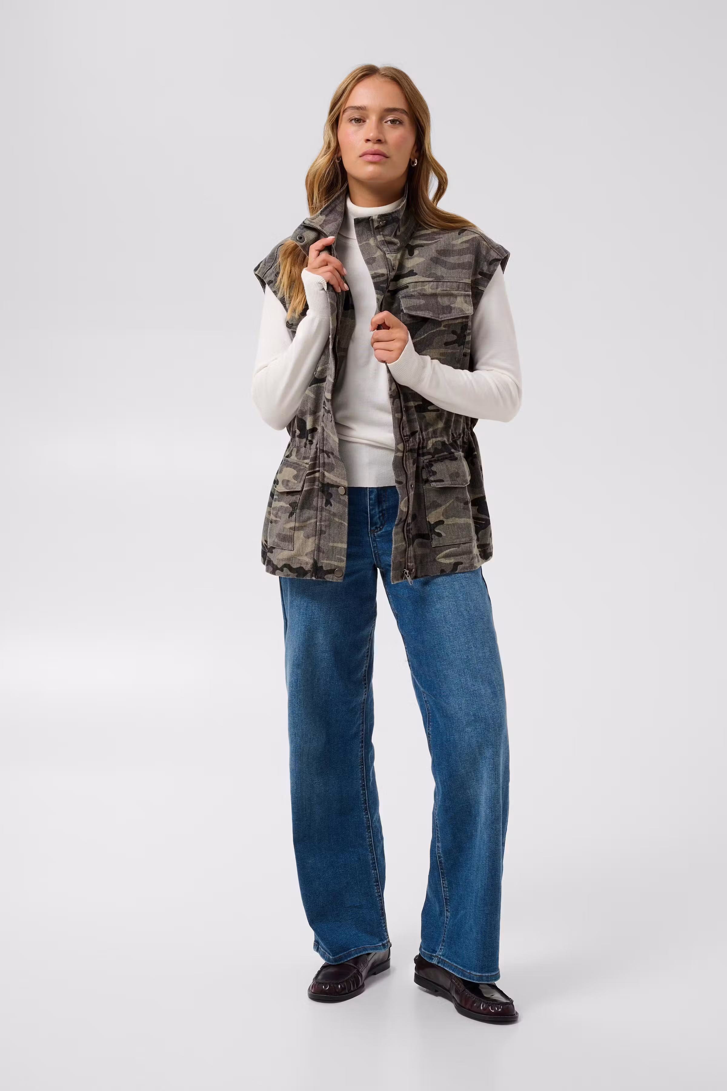 KAlilana Varm väst LOOKBOOK FRONT 10513245-1000966