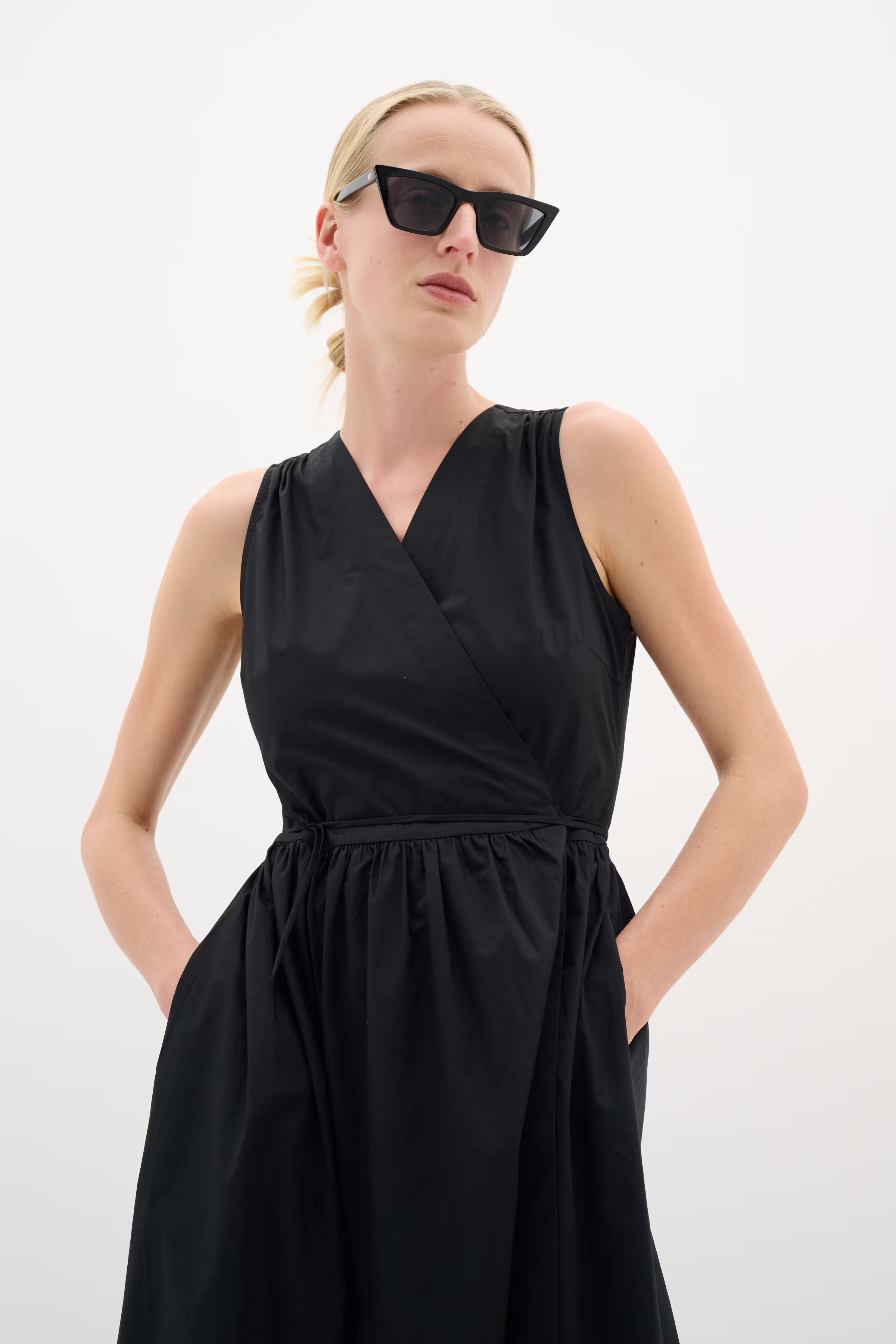 KennaIW Poplin wrap Kleid LOOKBOOK FRONT 30110535-194008