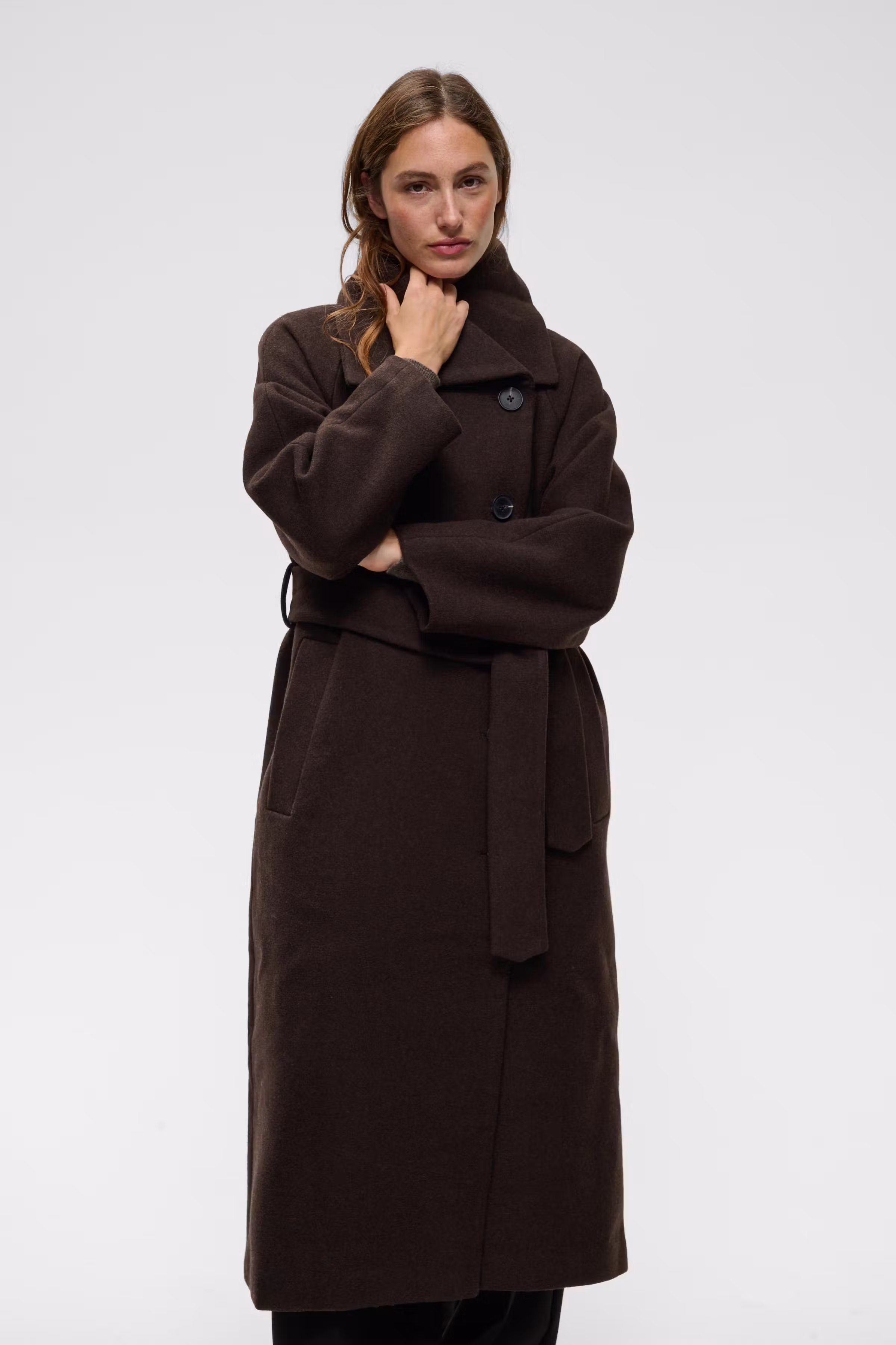 ZORAHIW Collar Mantel LOOKBOOK FRONT 30112646-191109