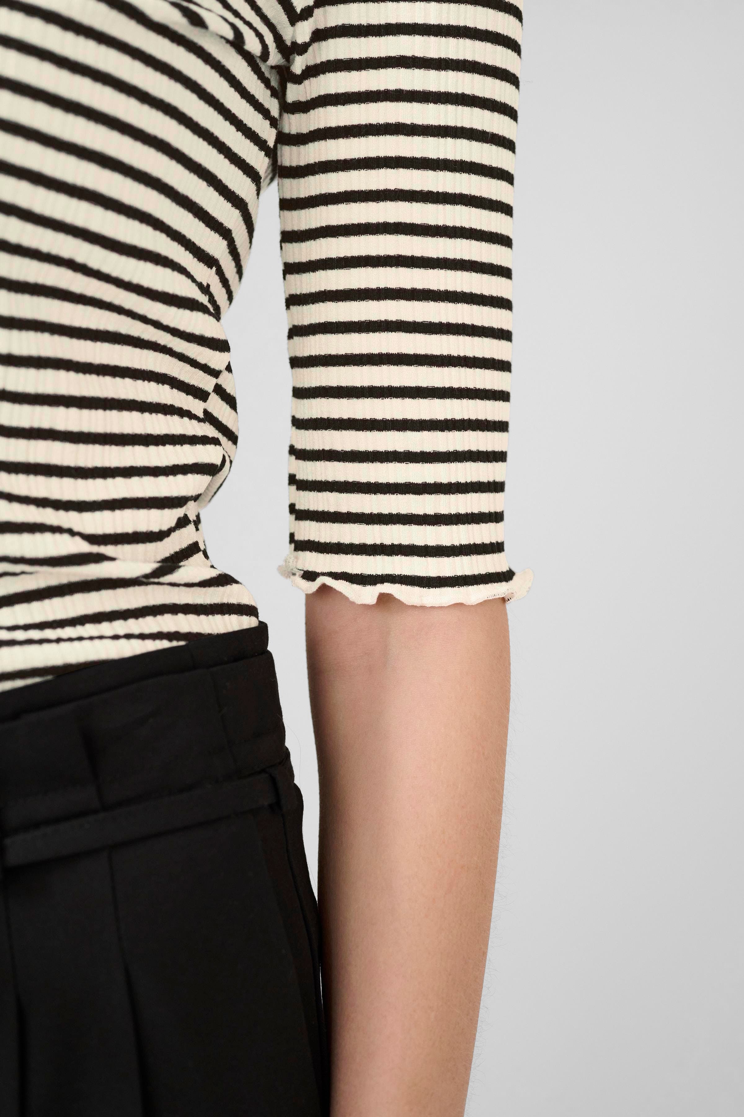 CandaceKB T-shirt LOOKBOOK DETAIL 10103631-103953