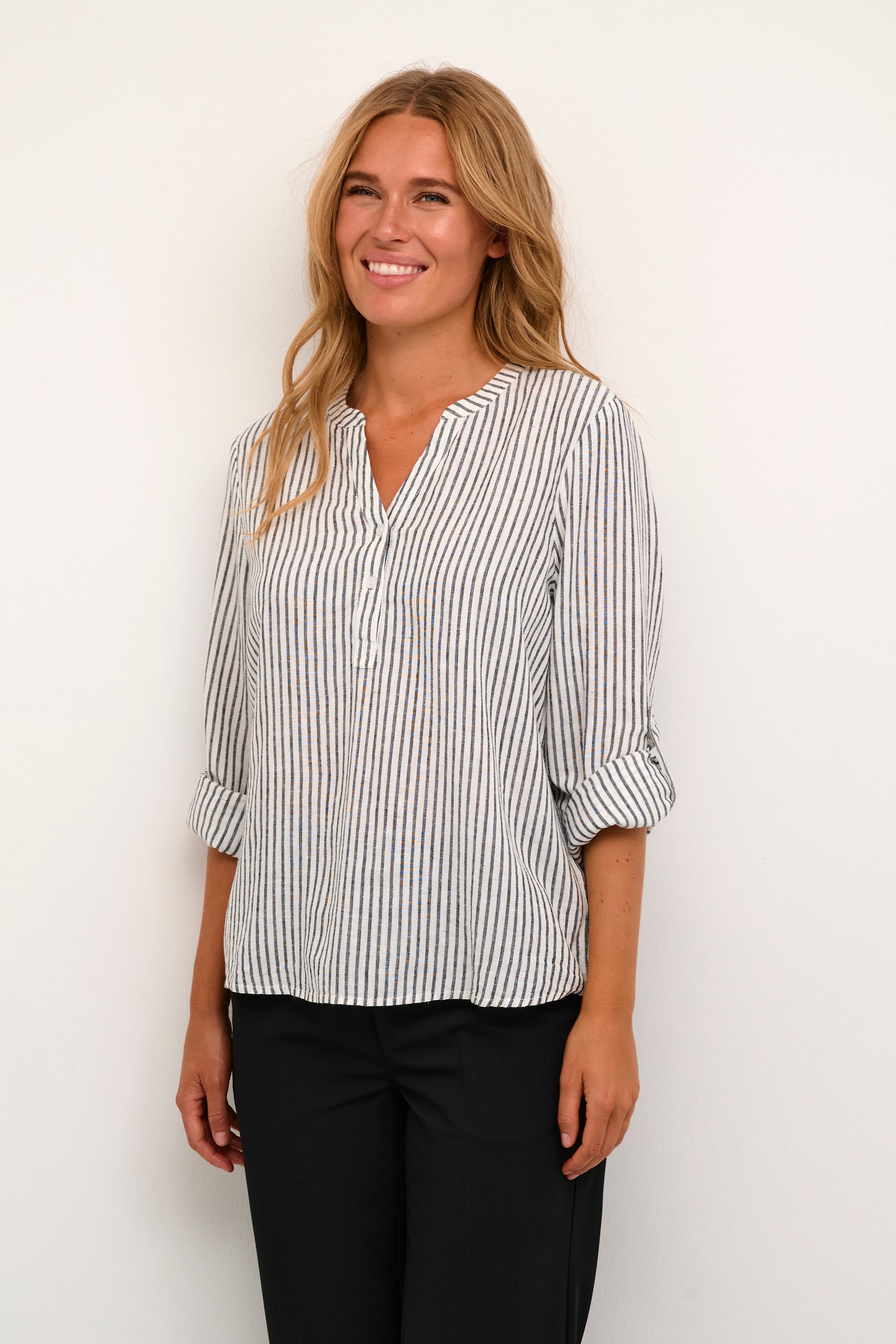 KAmilia Linne blus LOOKBOOK FRONT 10508313-105465