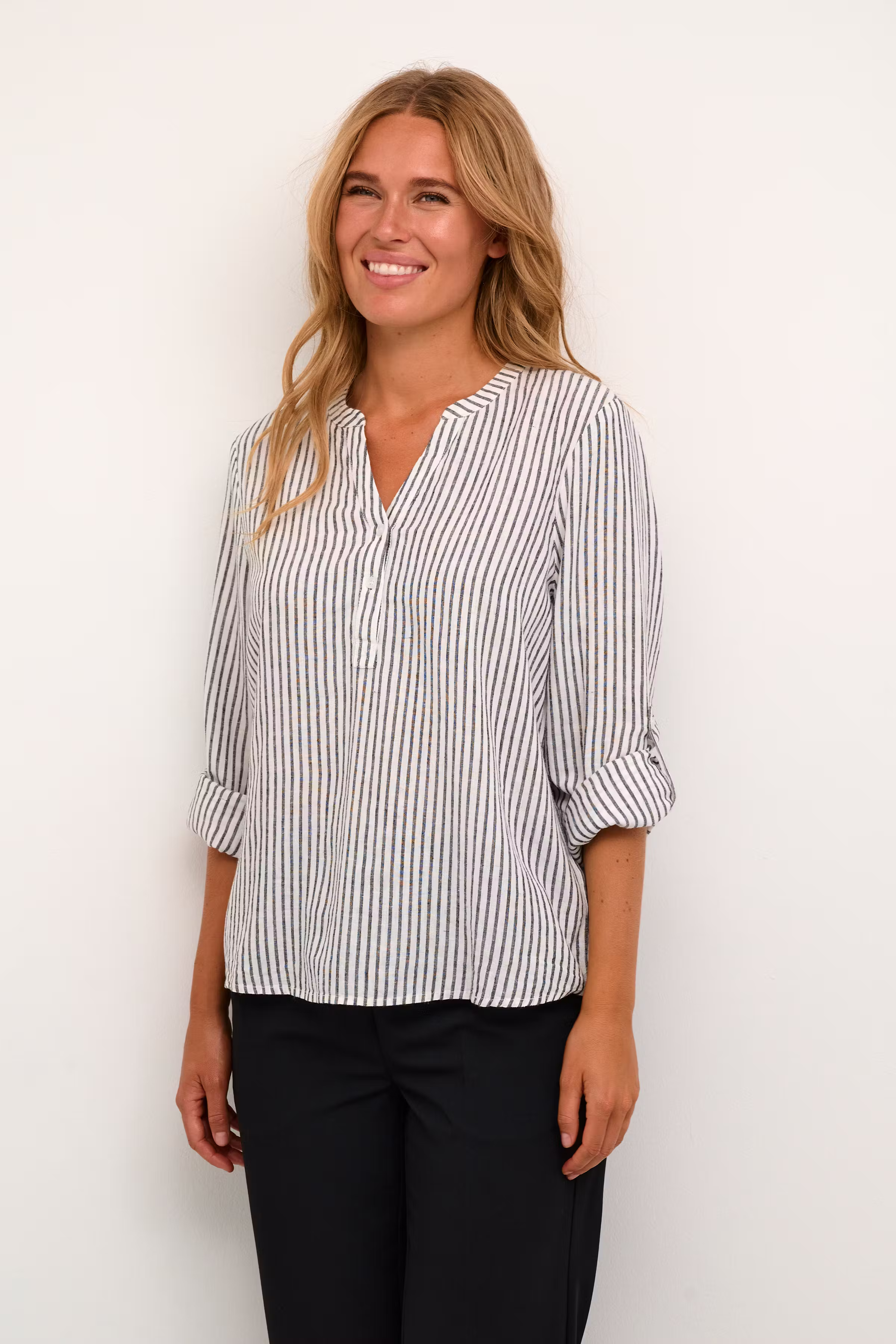 KAmilia Linne blus LOOKBOOK FRONT 10508313-105465