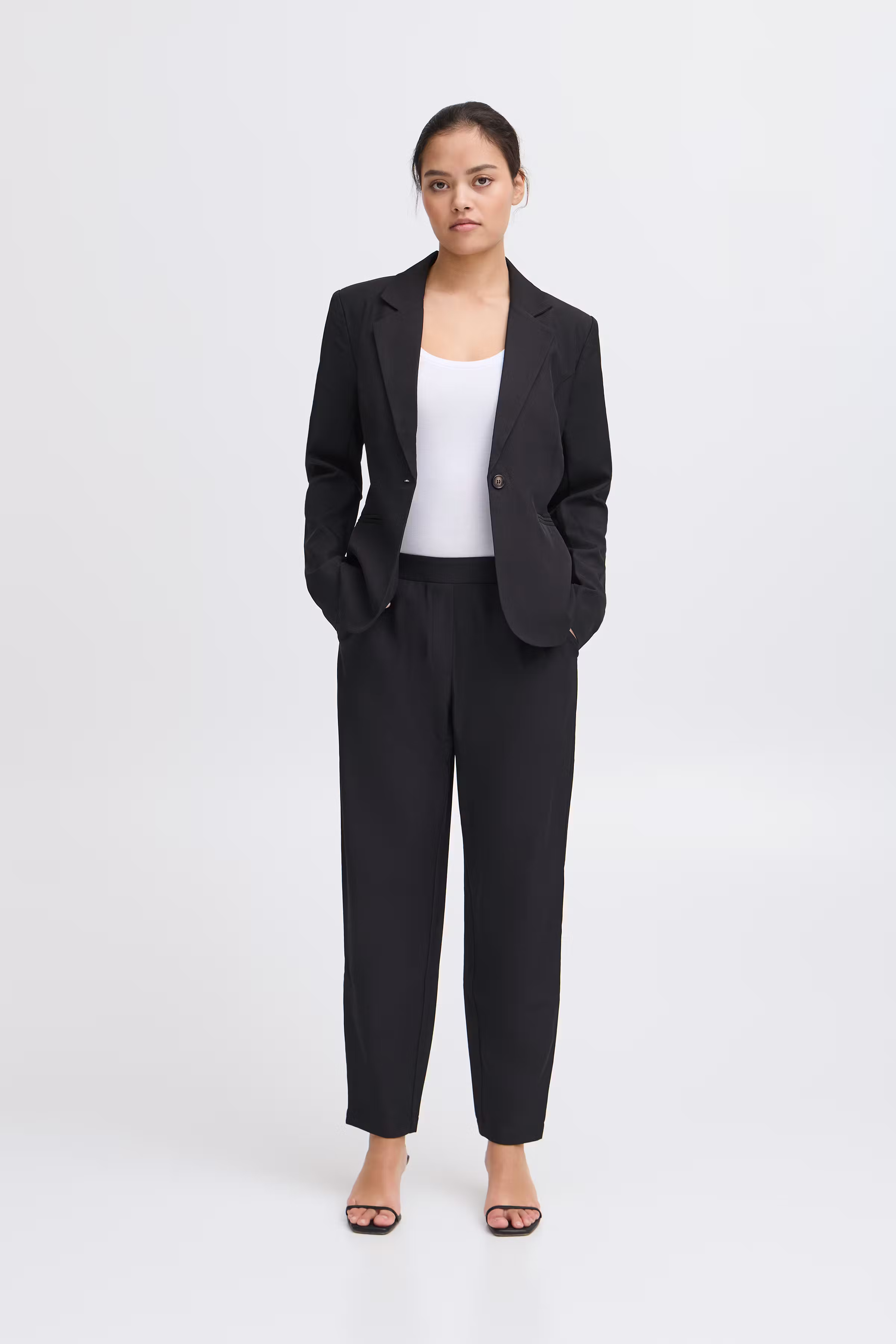 IXDORTHEA Hose LOOKBOOK FRONT 20123721-194008