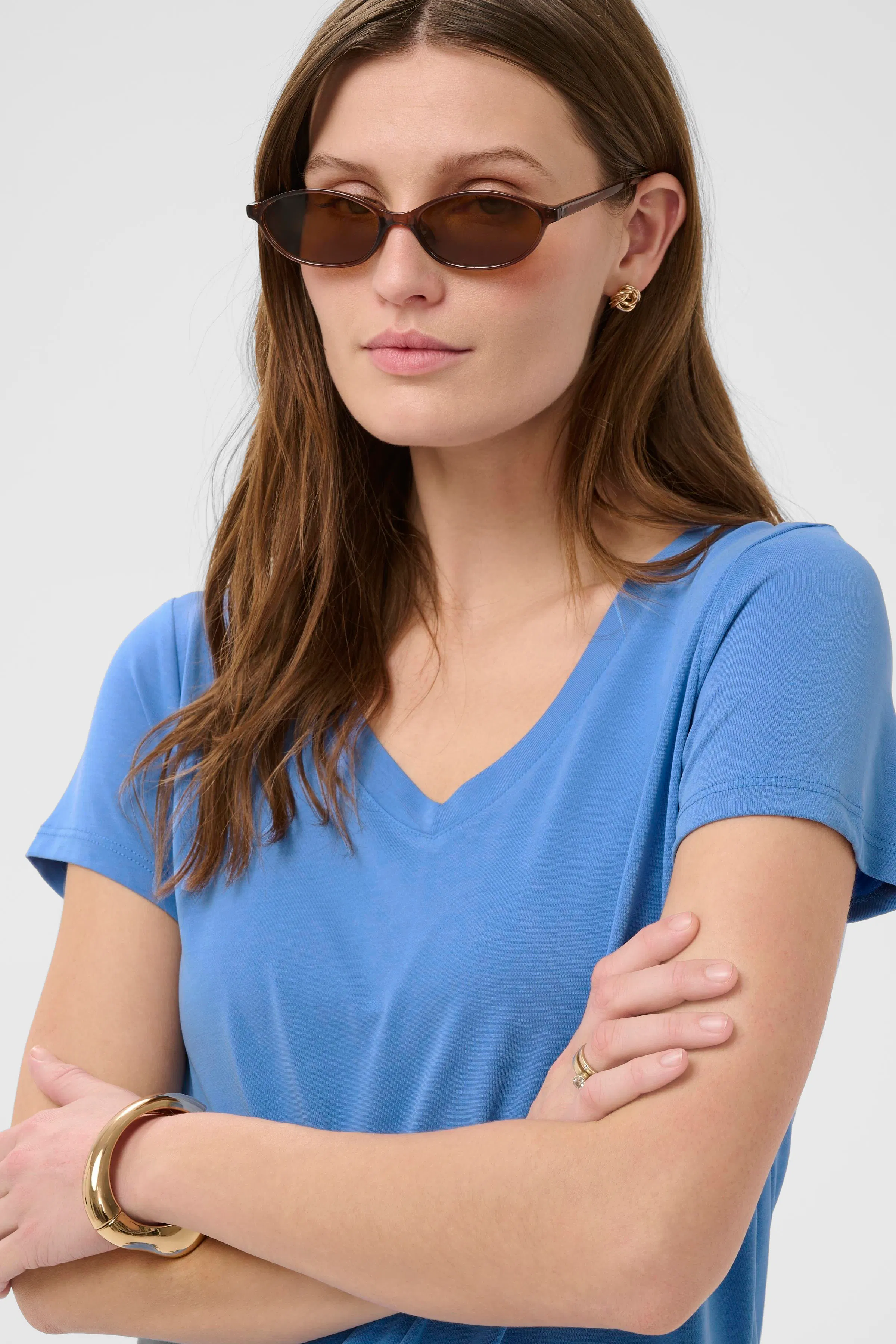 SLColumbine V-neck T-shirt LOOKBOOK DETAIL 30404284-184039