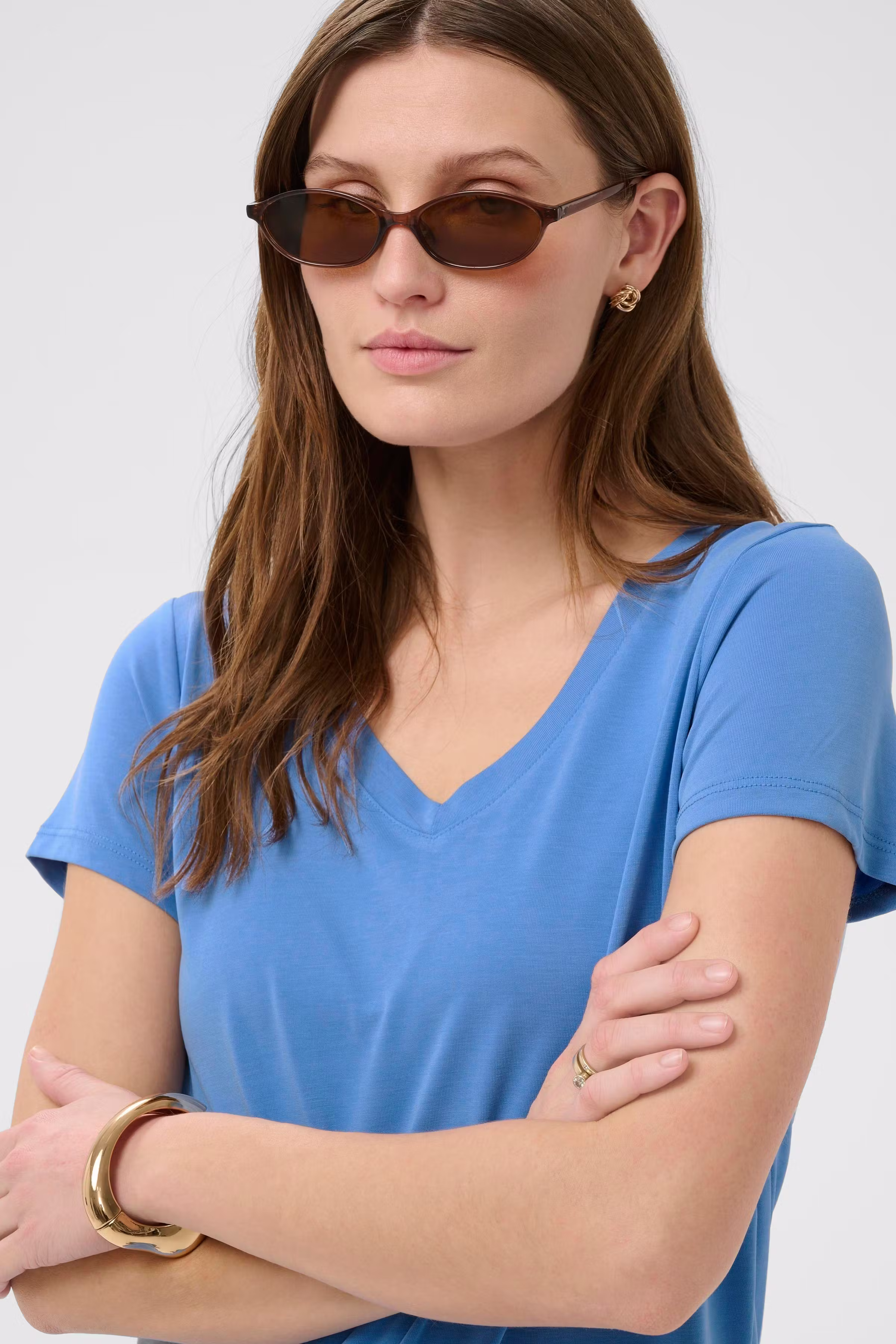 SLColumbine V-neck T-shirt LOOKBOOK DETAIL 30404284-184039