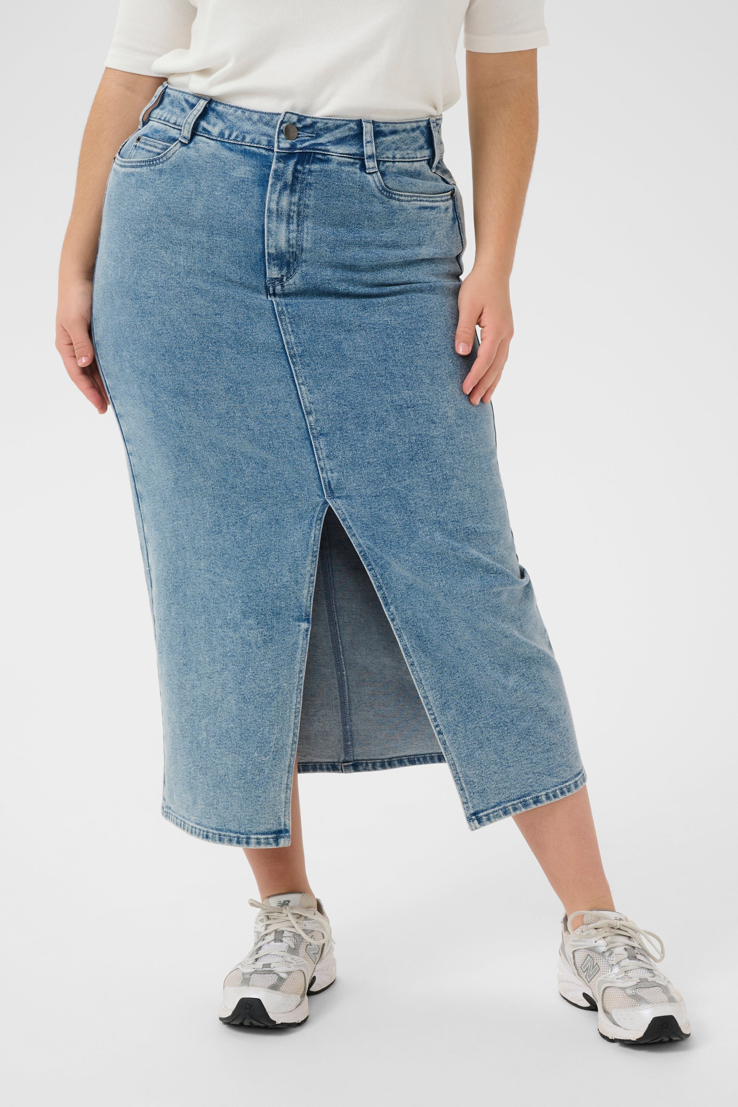 KCdarina Denim Skirt LOOKBOOK FRONT 10583053-107702
