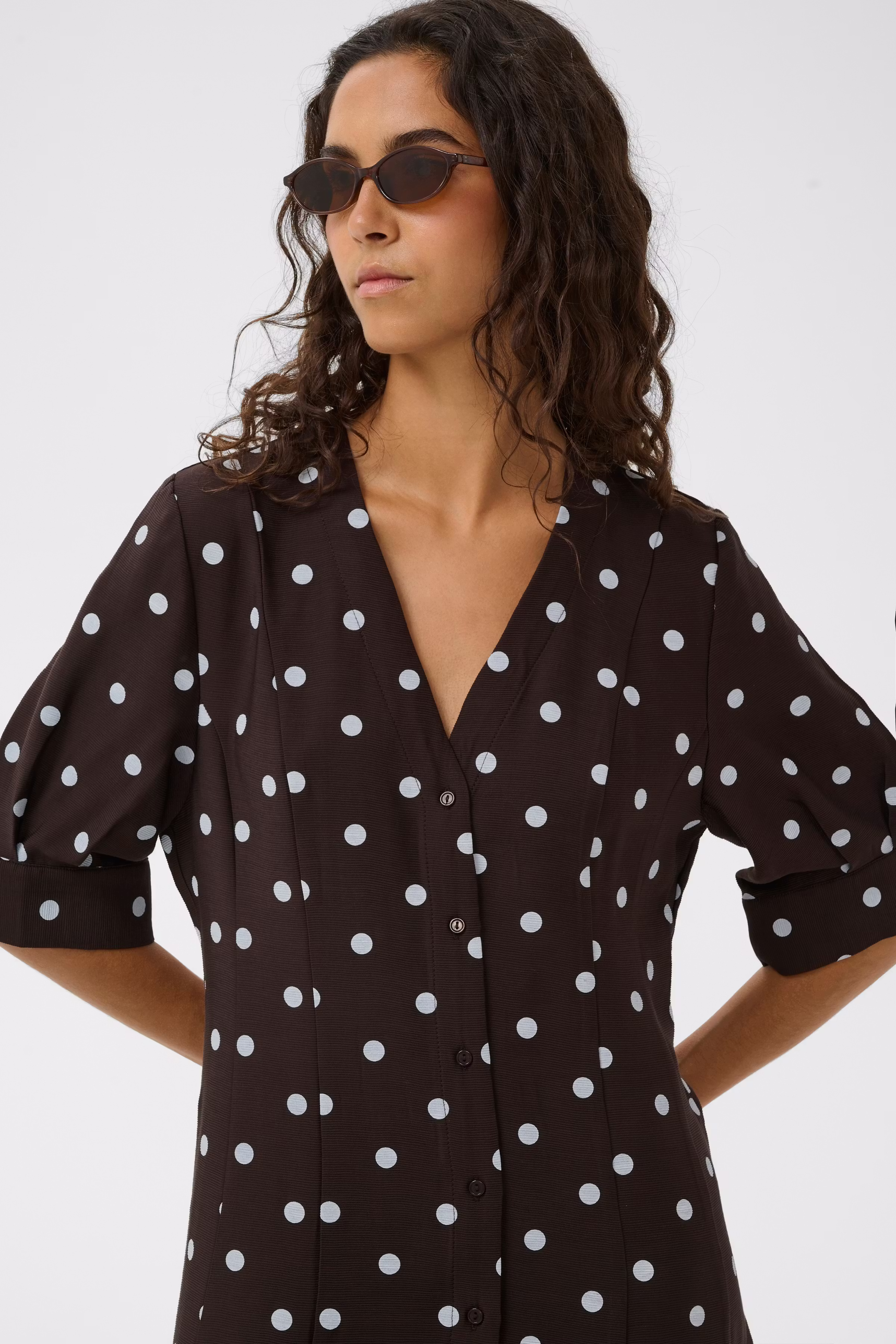 SLIdola kjole med polkaprikker LOOKBOOK DETAIL 30409420-305236