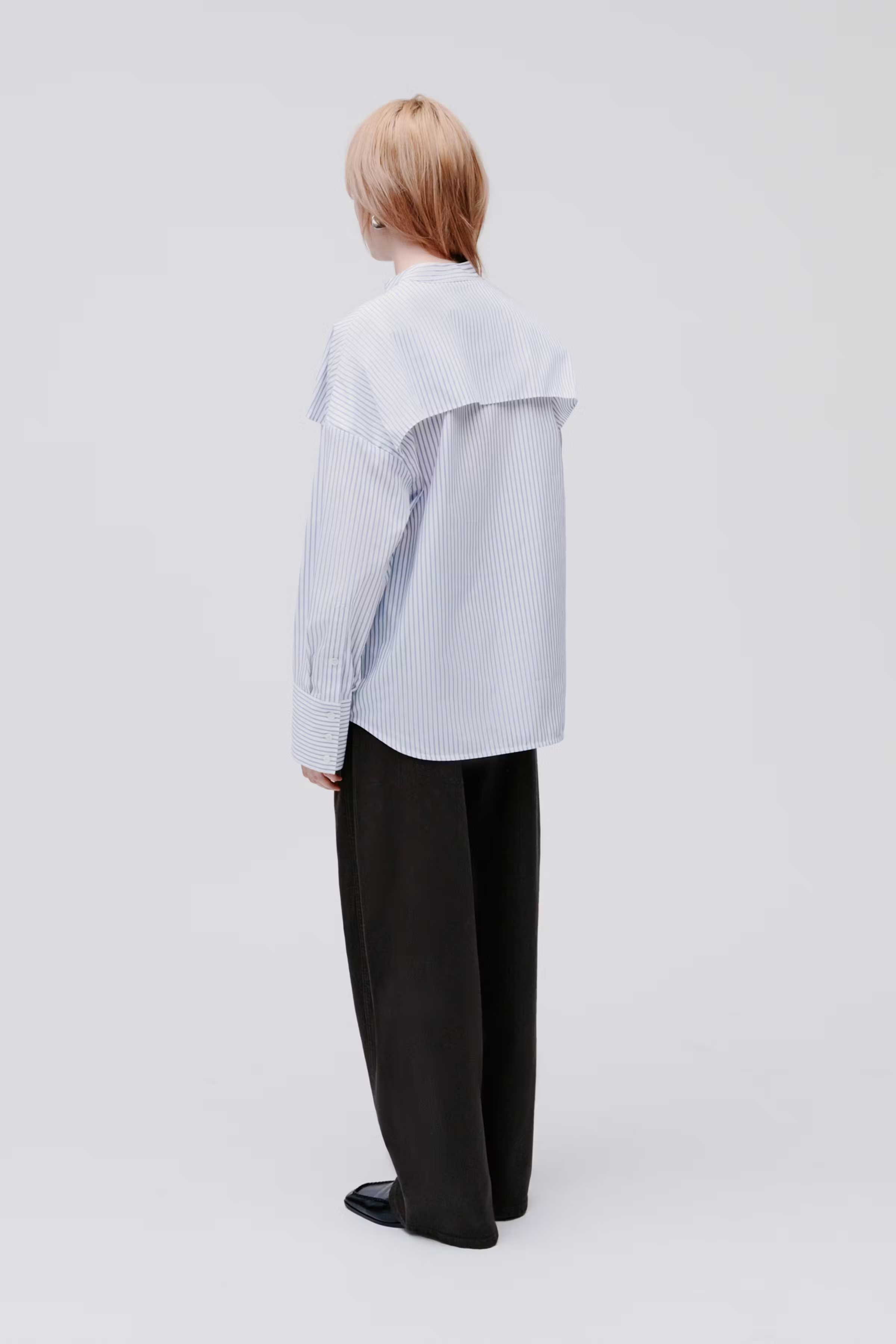 EVE BLOUSE LOOKBOOK BACK 30600492-MC2160