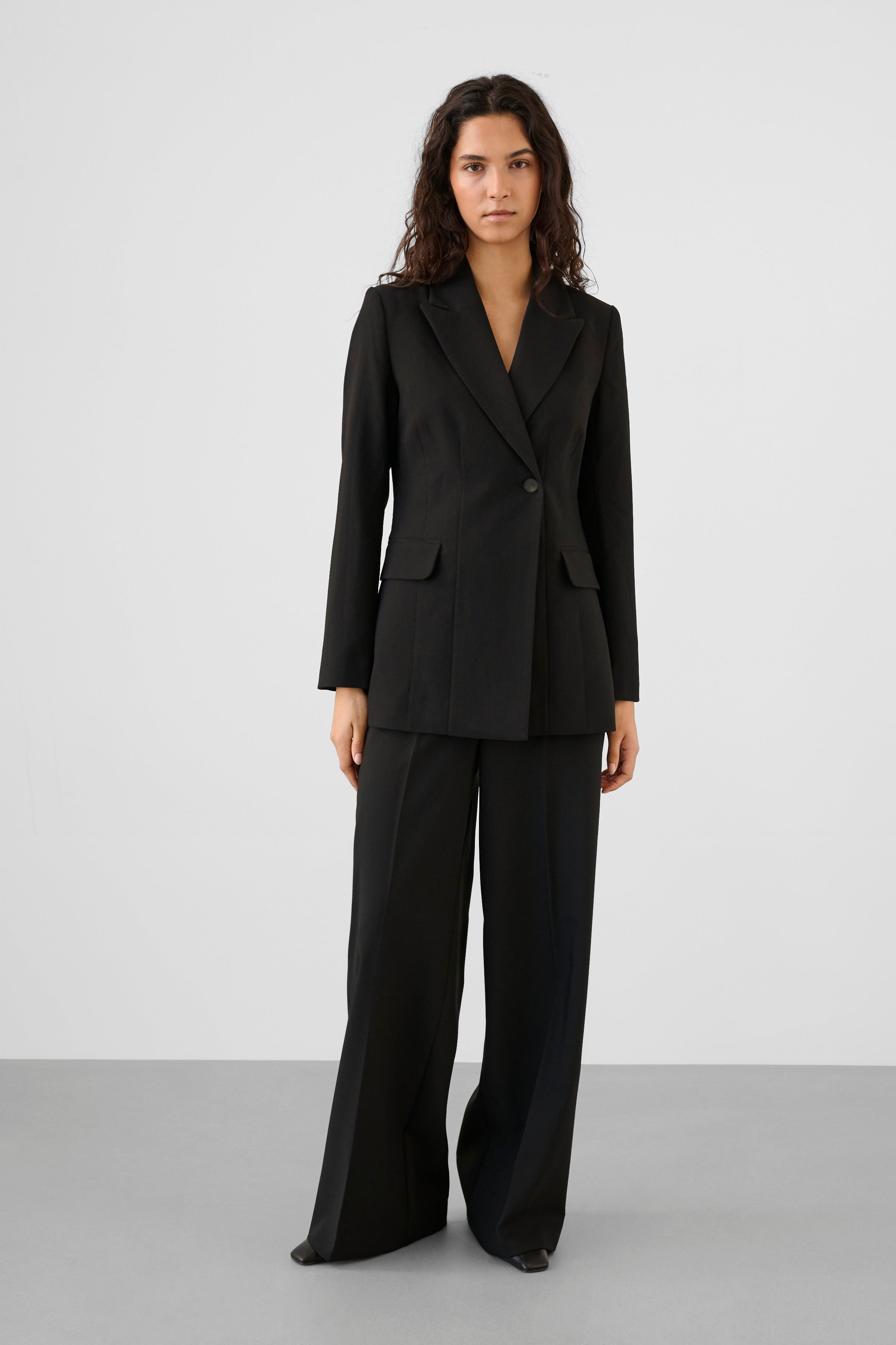SLCorinne Blazer LOOKBOOK FRONT 30406378-194008