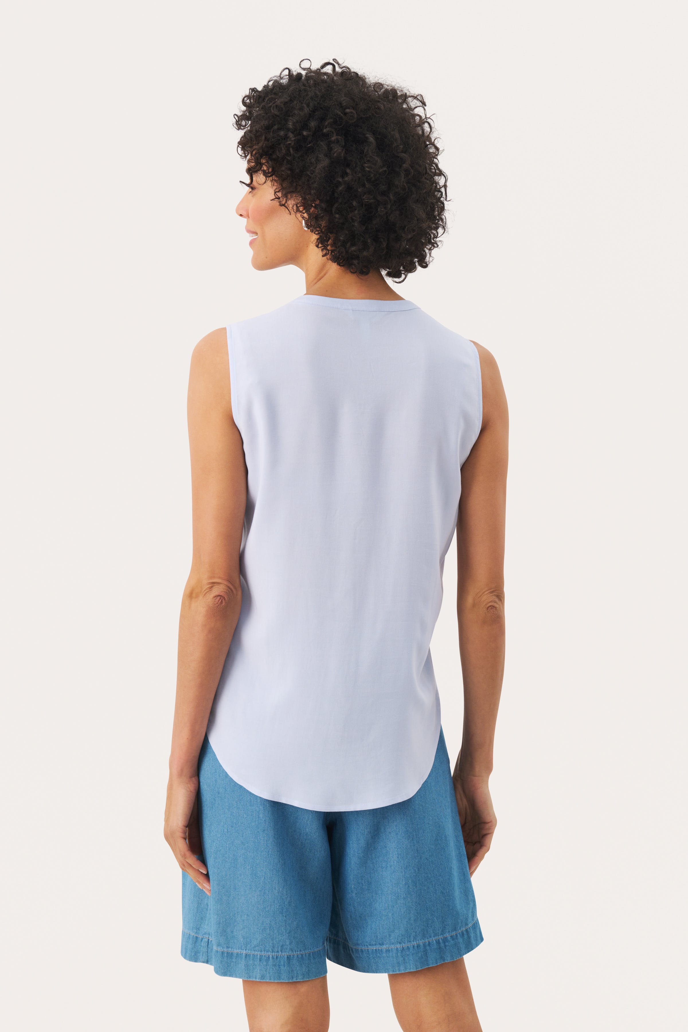 AndiaPW Top LOOKBOOK BACK 30308317-144110