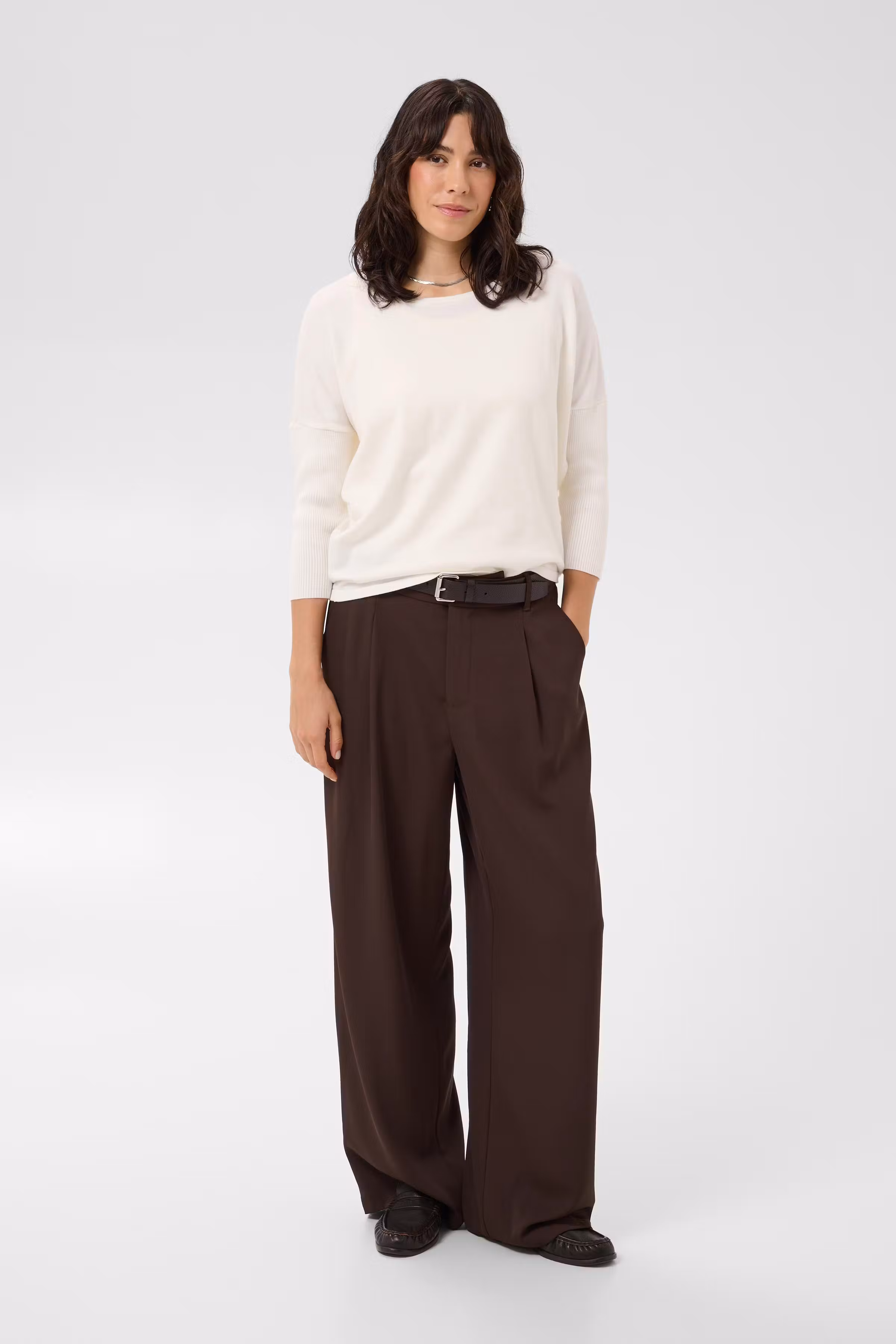 MilaSZ R-Neck Pullover
 LOOKBOOK FRONT 30500003-110605