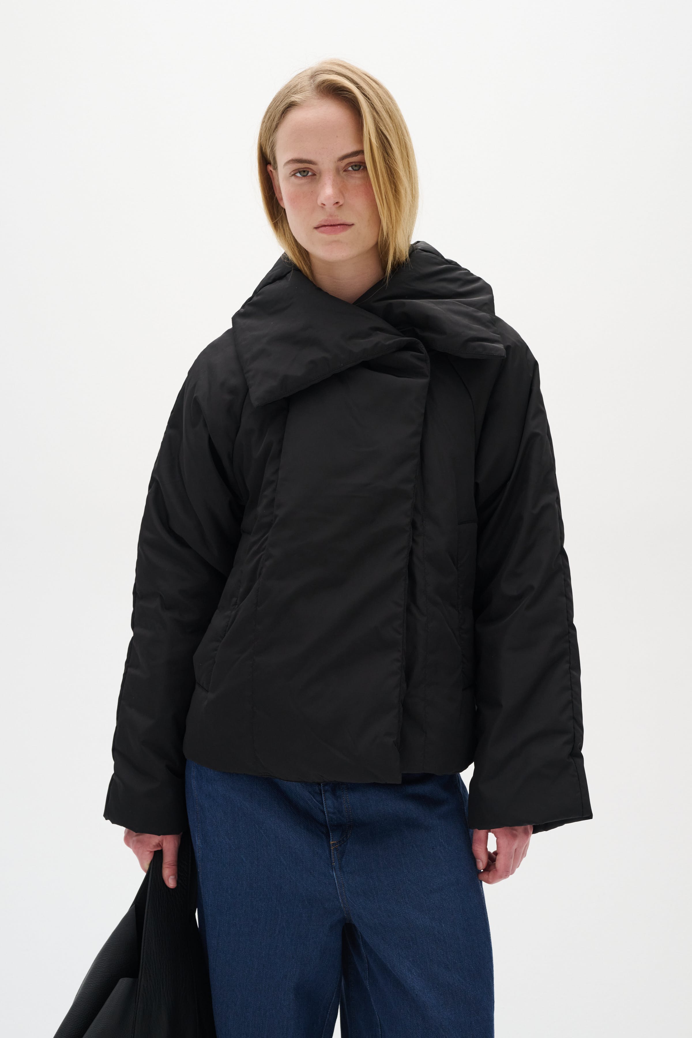 UniteIW Kort Kåpe LOOKBOOK FRONT 30110032-194008