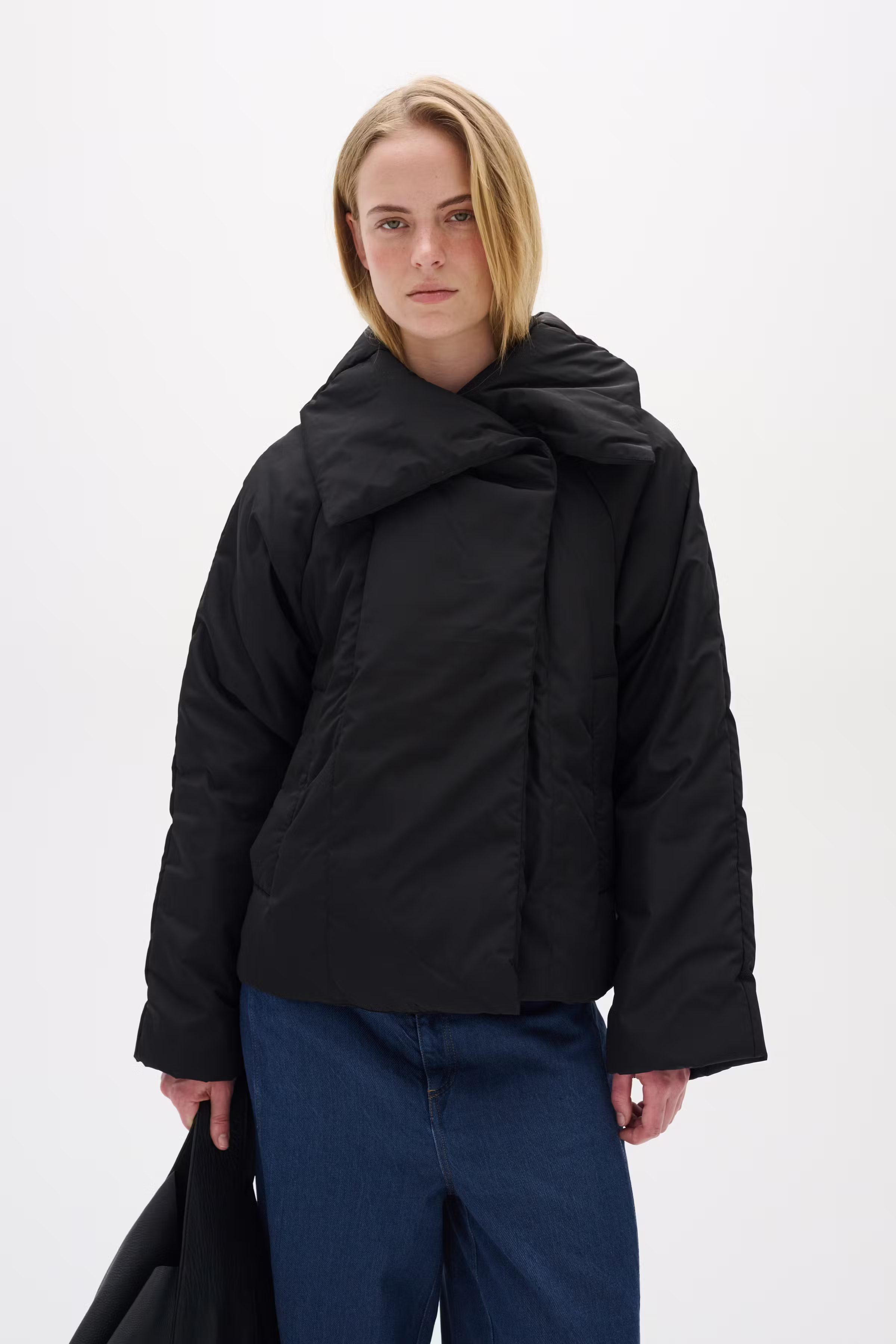 UniteIW Kort Kåpe LOOKBOOK FRONT 30110032-194008