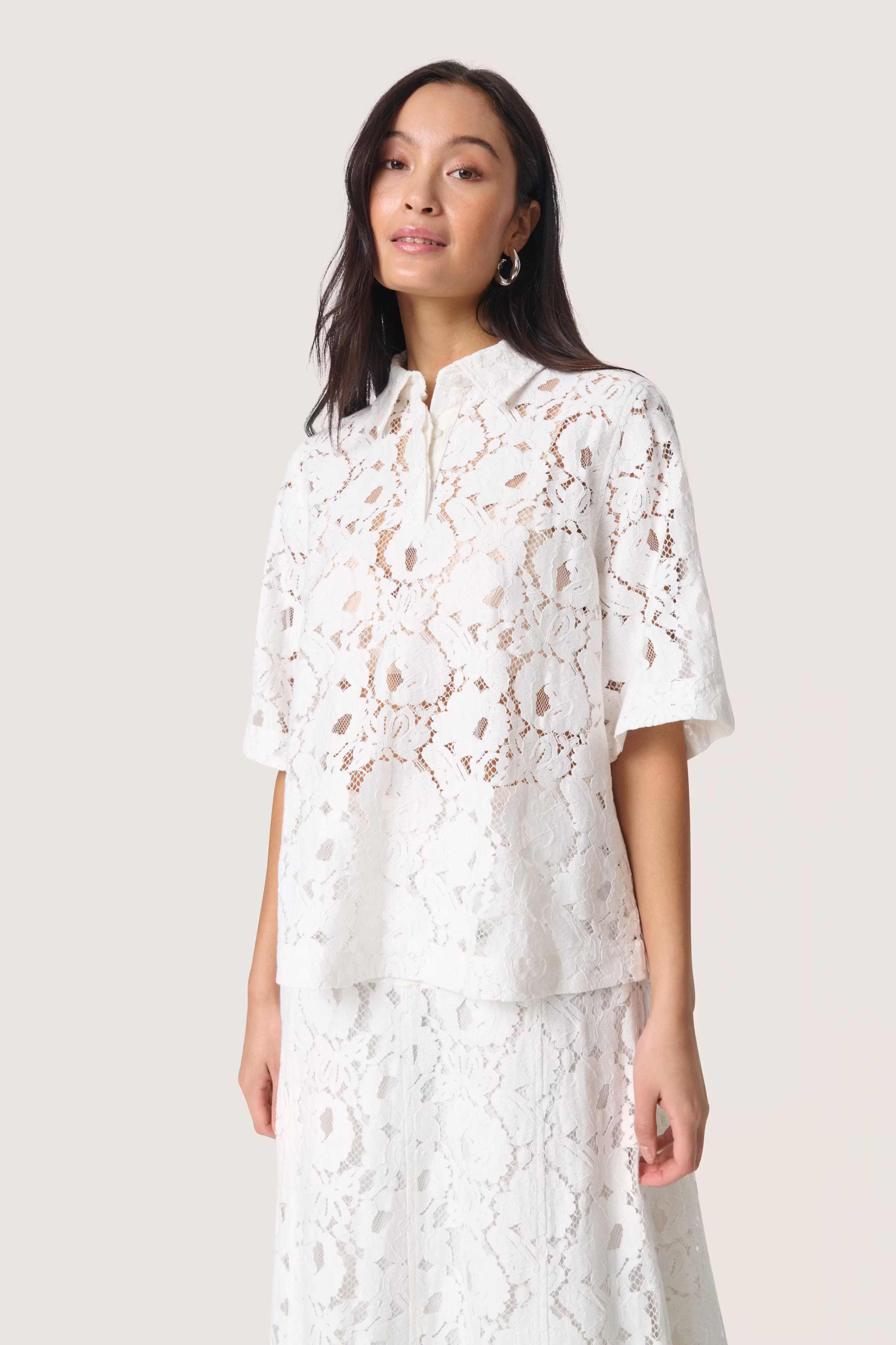 SLTaya Blouse LOOKBOOK FRONT 30408629-111001