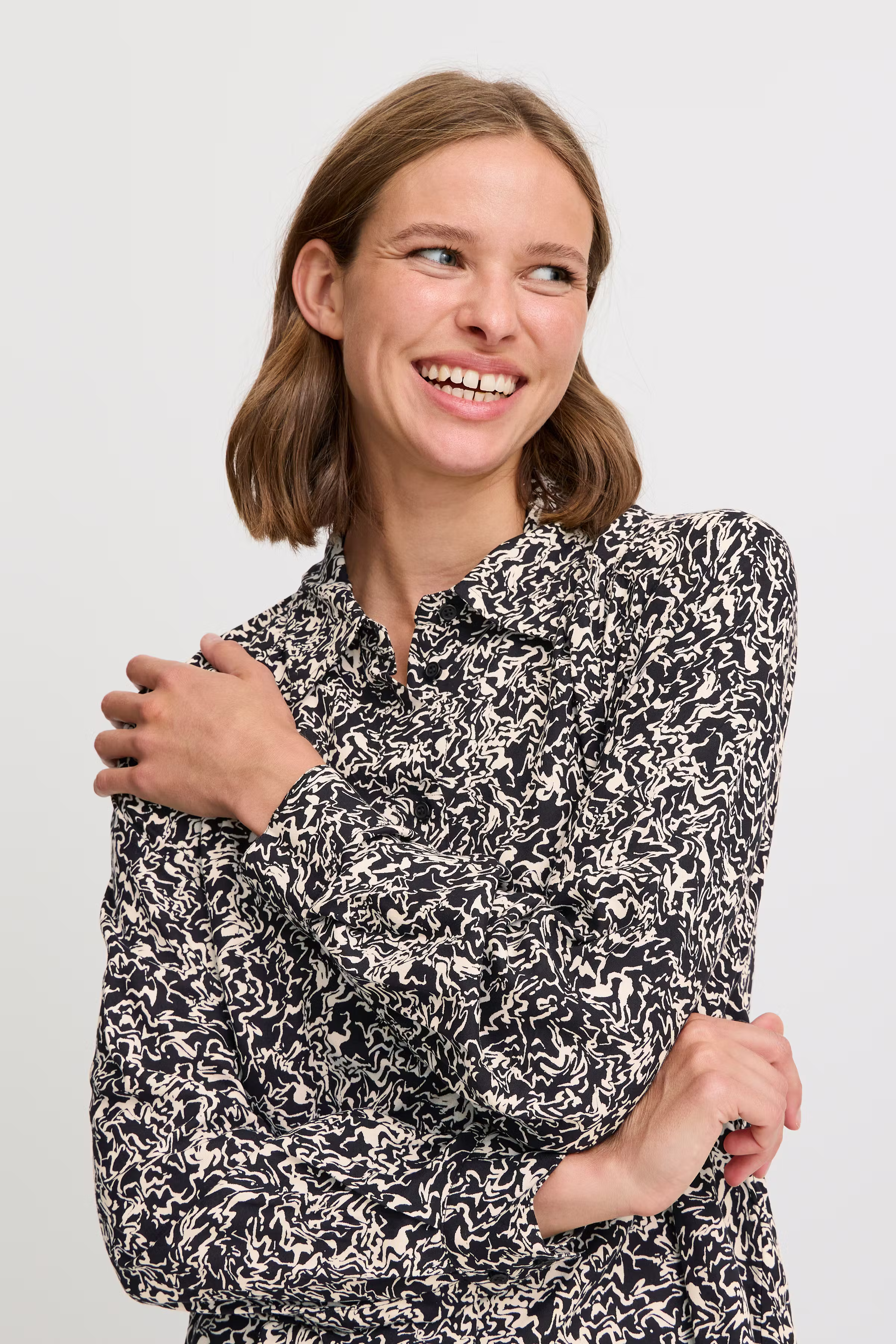 BYJOSA Hemd LOOKBOOK DETAIL 20815603-203692