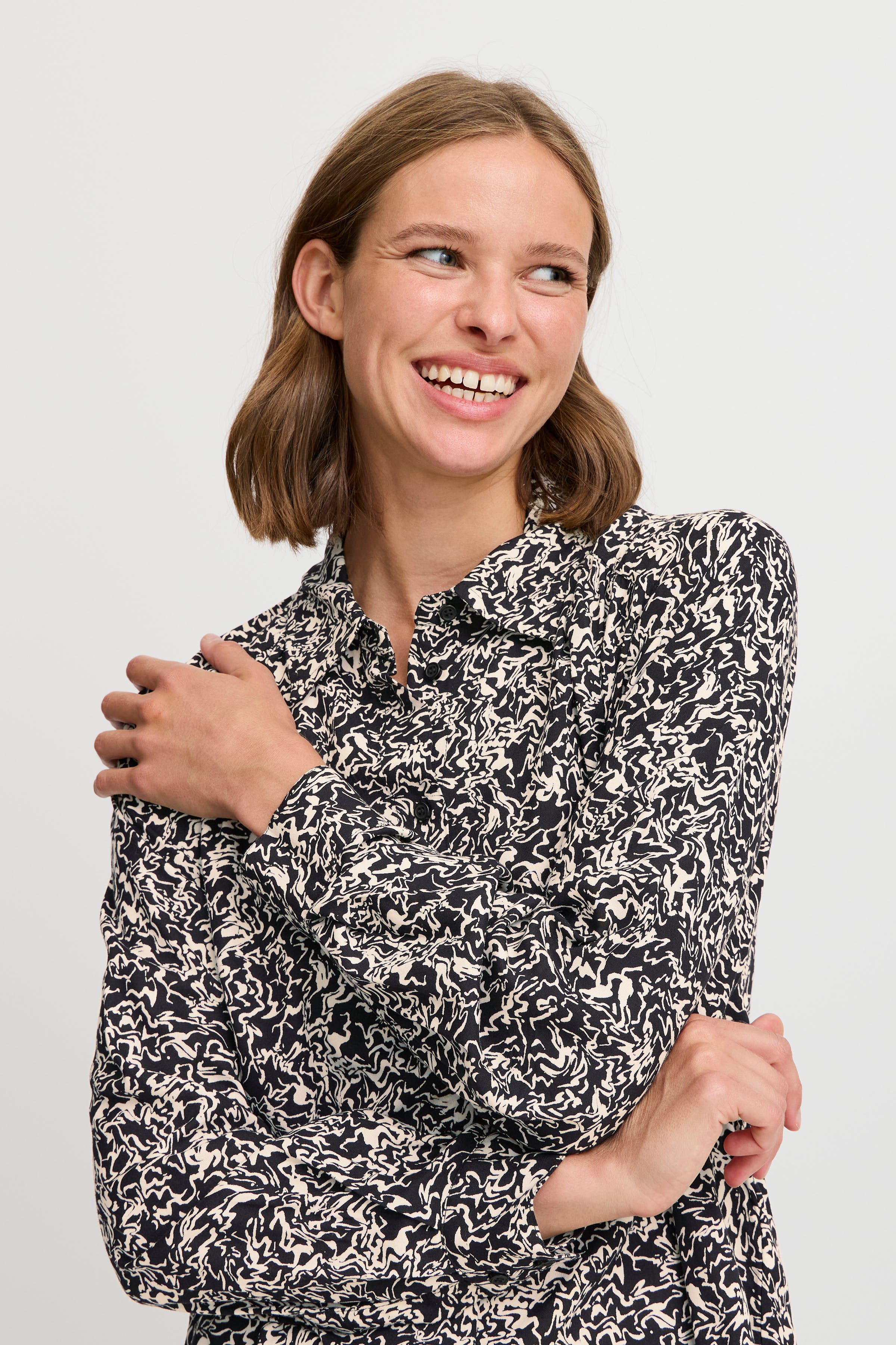 BYJOSA Hemd LOOKBOOK DETAIL 20815603-203692