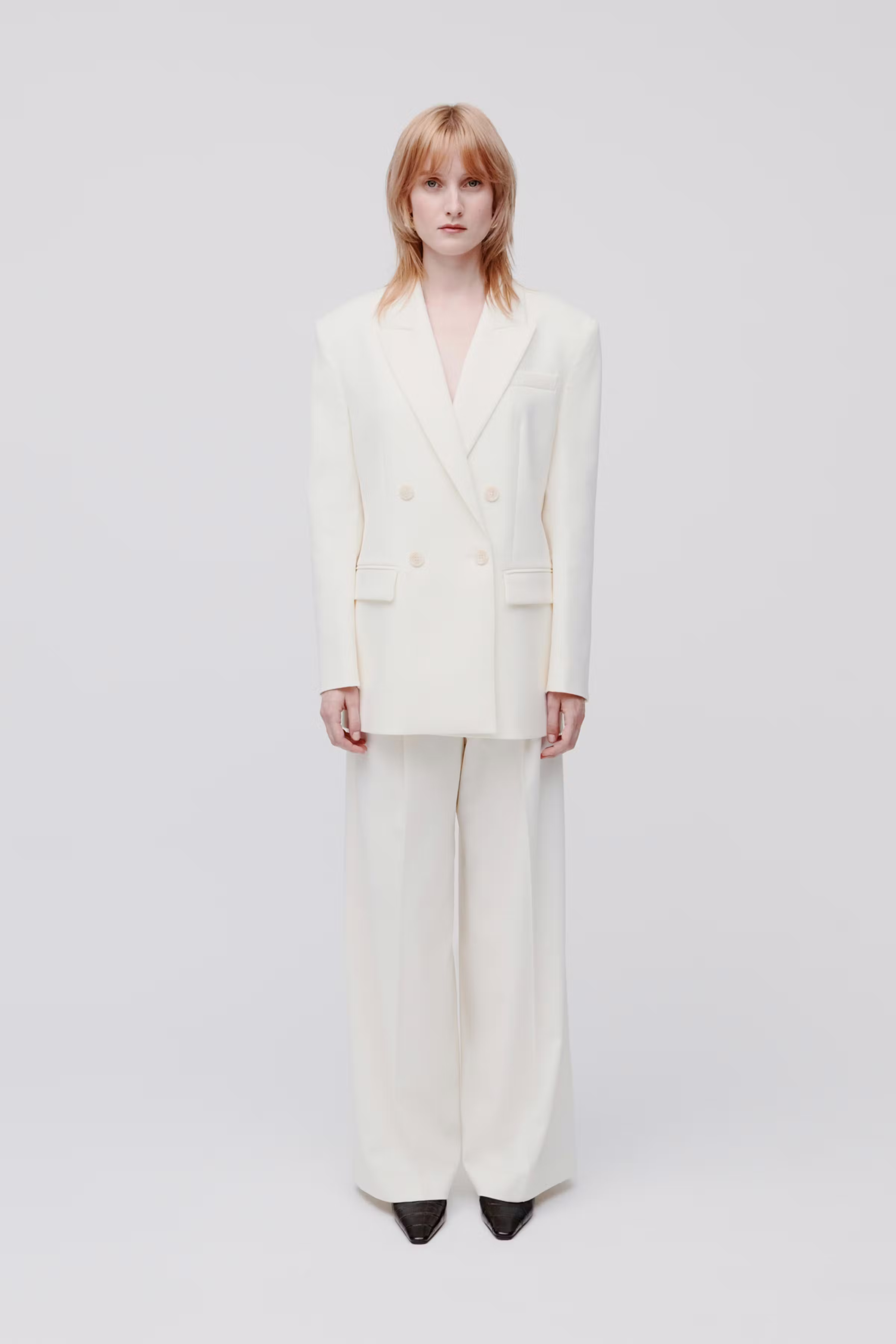 JUDITH Blazer LOOKBOOK FRONT 30600724-WH010