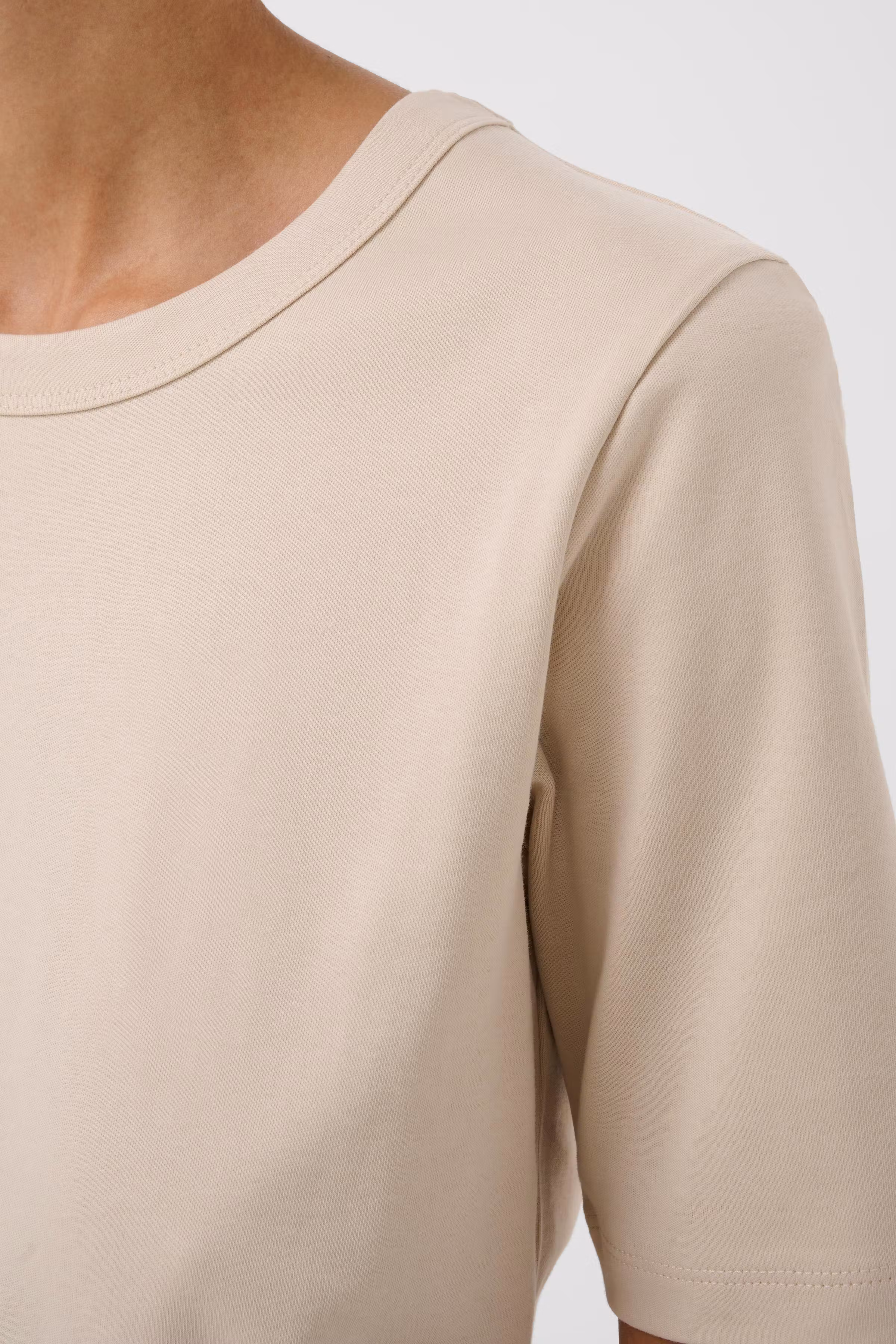RatanaPW T-shirt LOOKBOOK DETAIL 30309870-130400