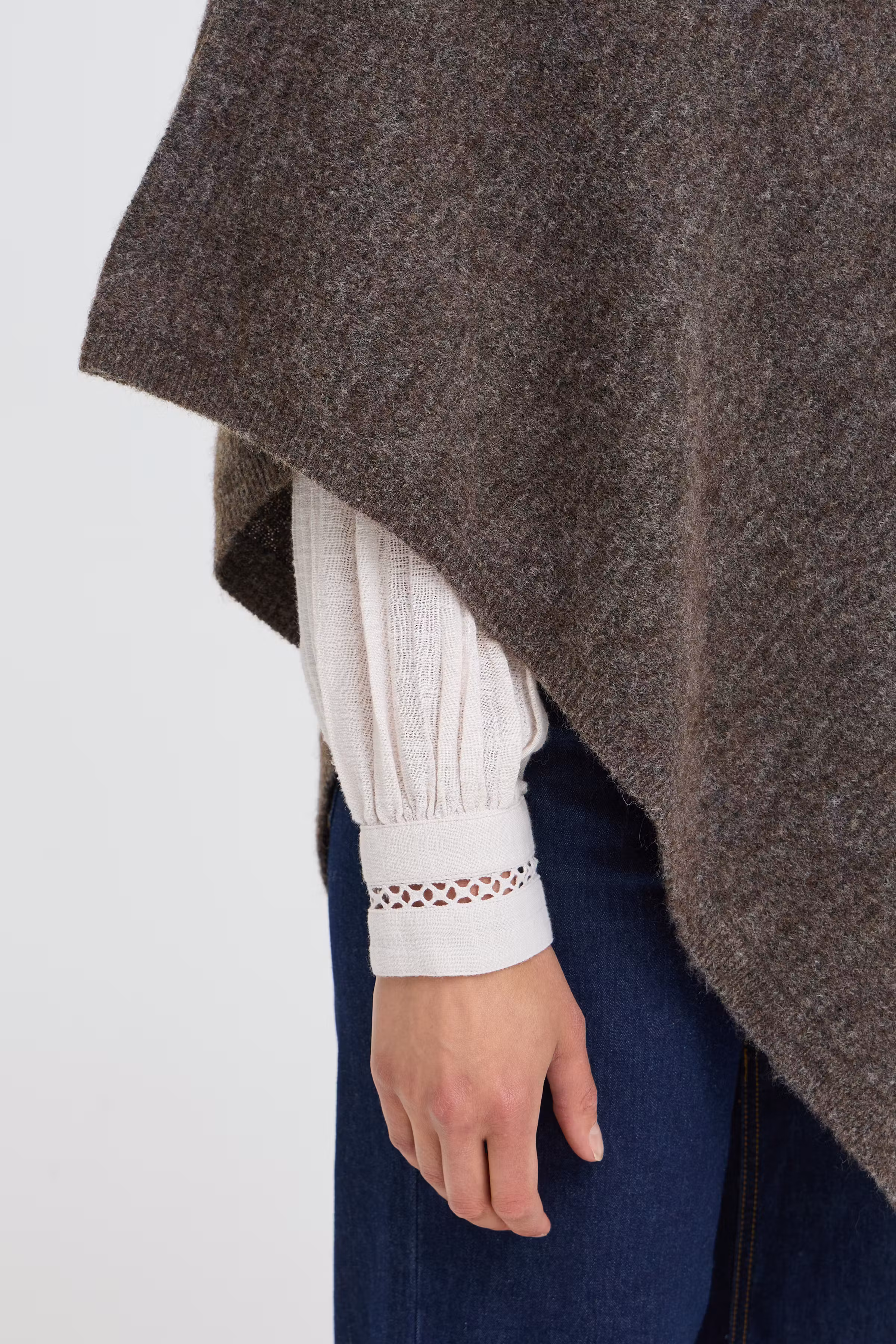 FRSANNY Poncho LOOKBOOK DETAIL 20615041-1909131