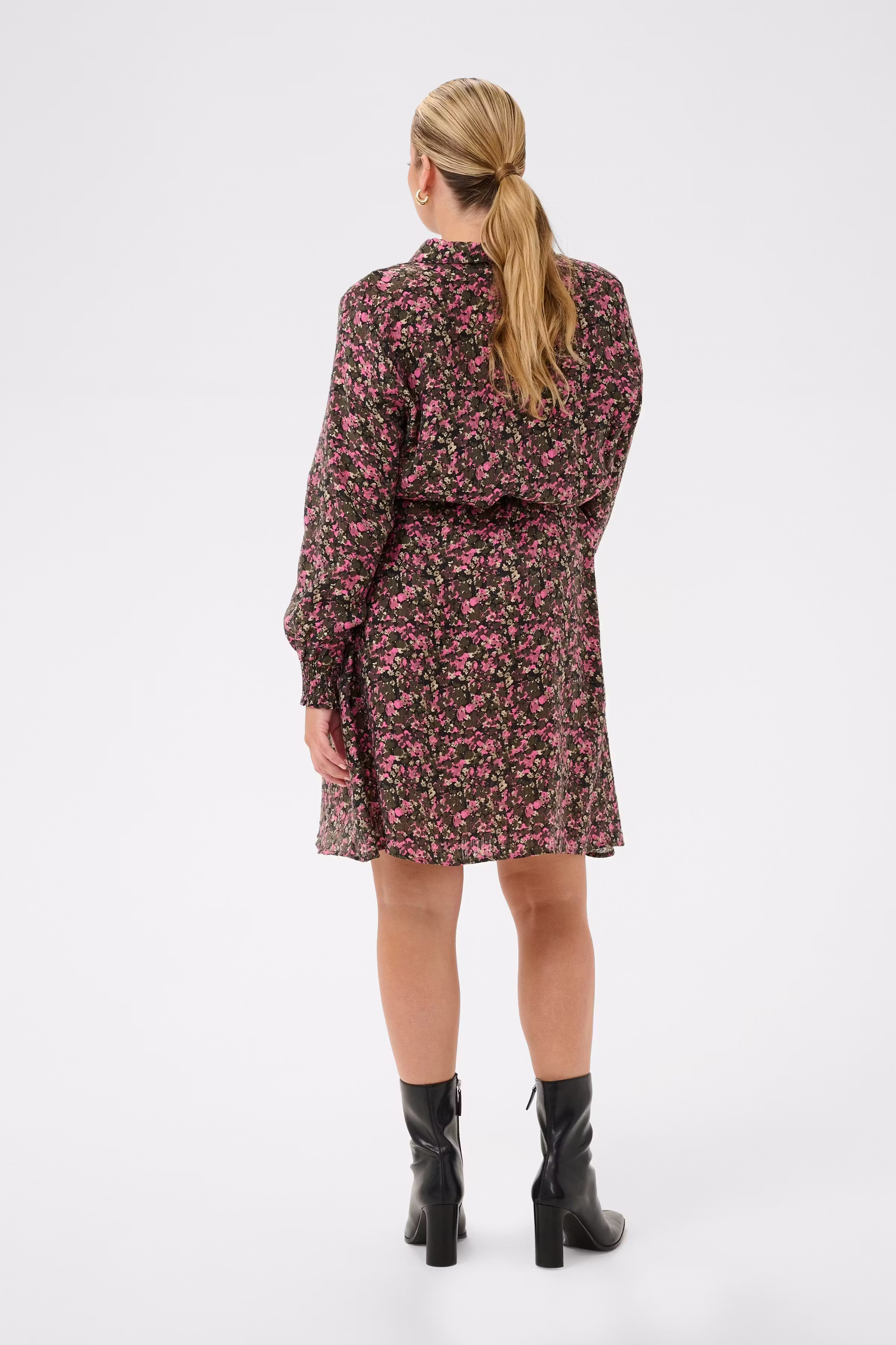 KCbelle Kleid LOOKBOOK BACK 10583921-108749