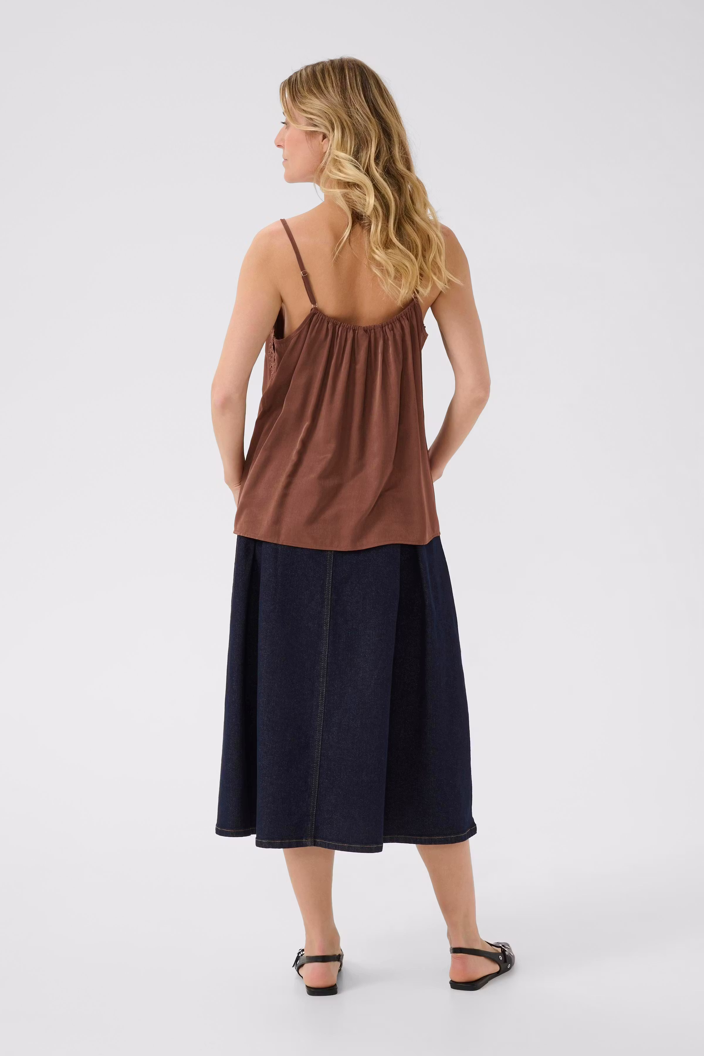 CRAnna Top LOOKBOOK BACK 10611224-191227