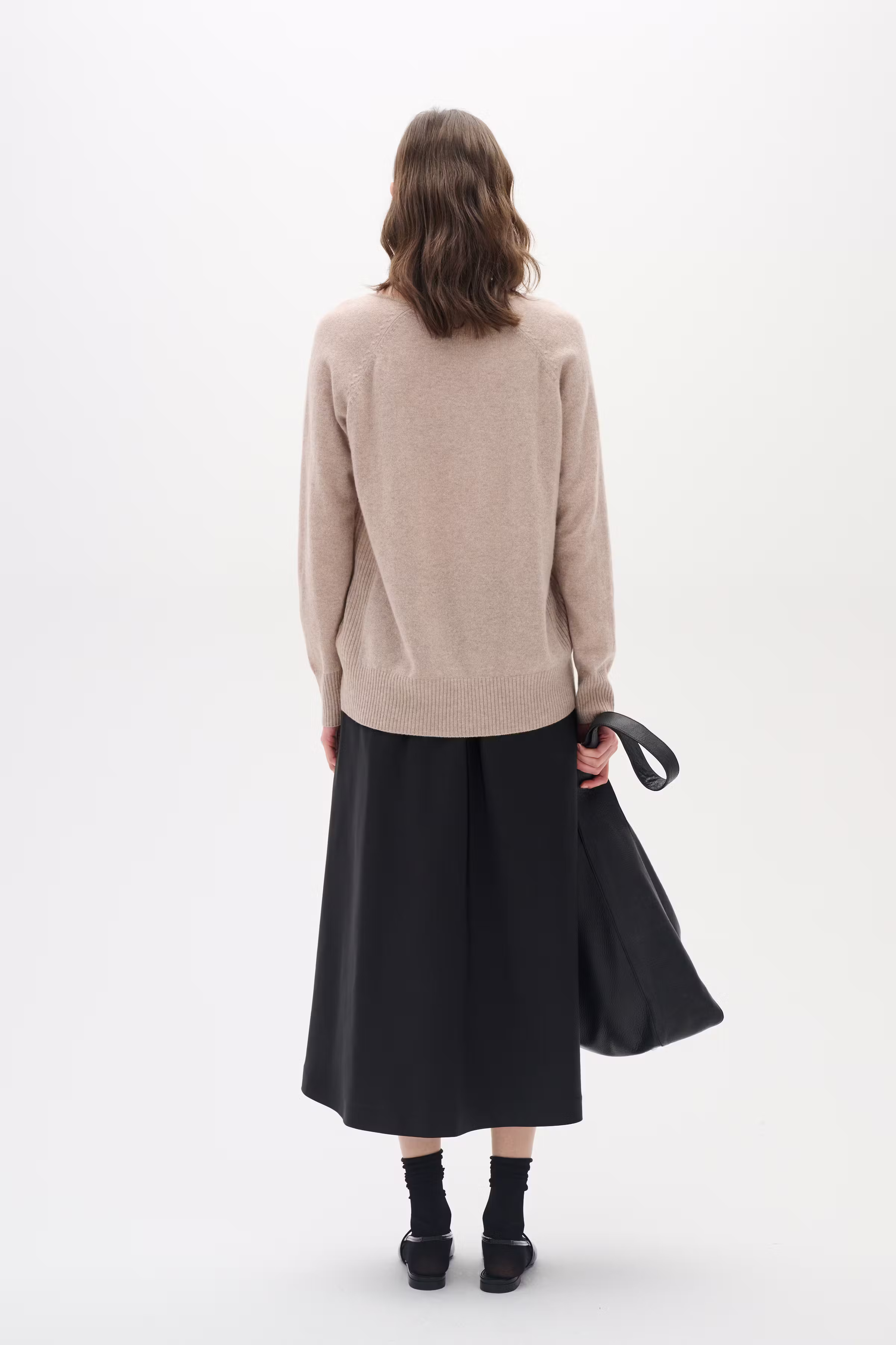 LukkaIW V-neck Cashmere Pullover LOOKBOOK BACK 30104240-10110