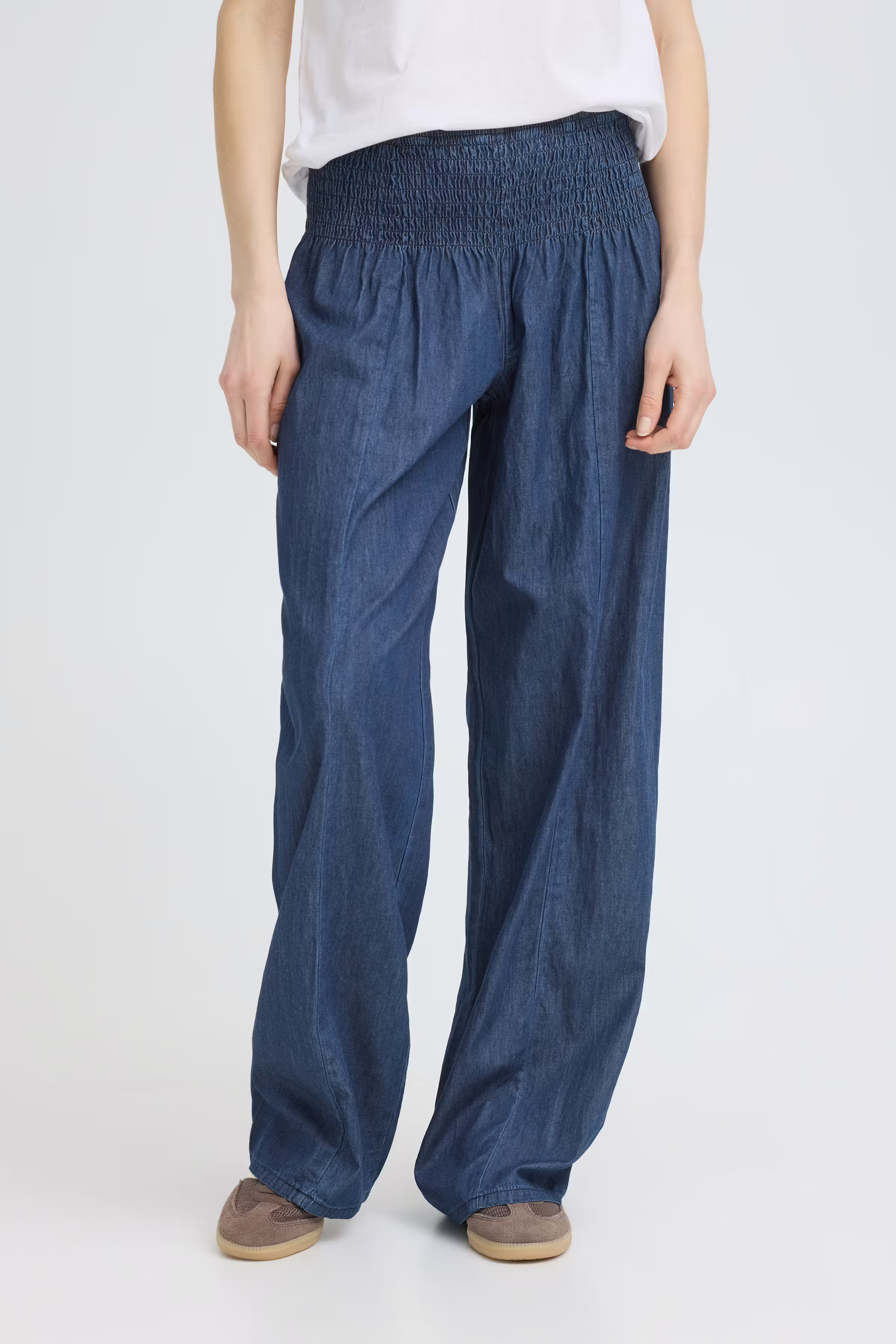 PZJILL Straight Hose LOOKBOOK FRONT 50209228-200002