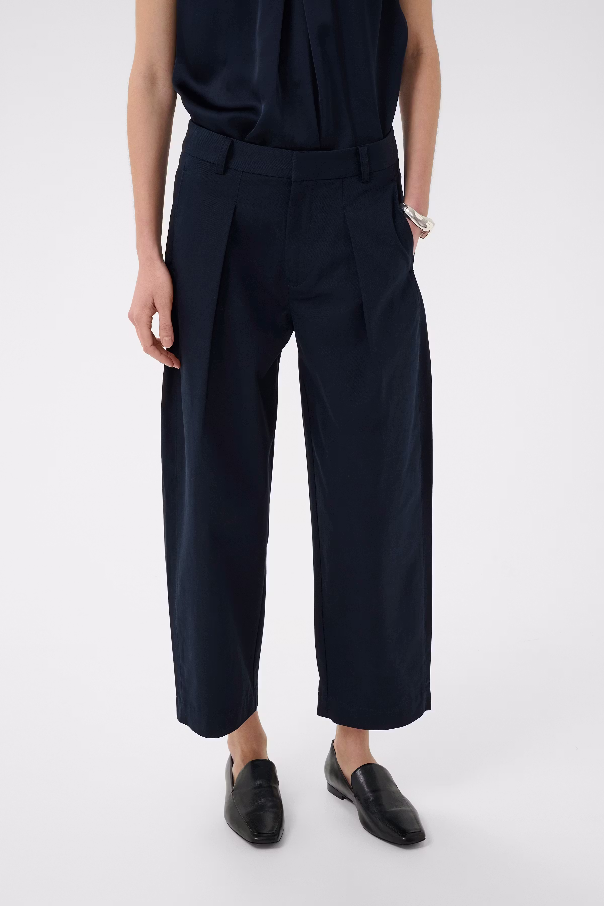 TinikkaIW Cropped Trousers LOOKBOOK FRONT 30111258-193831