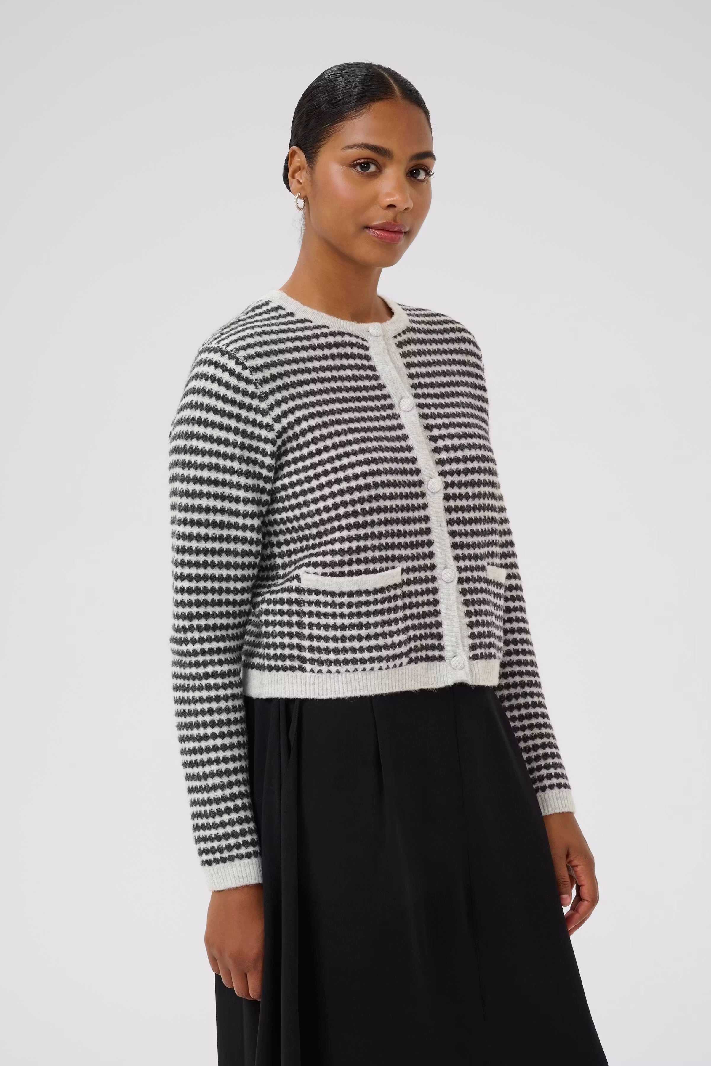 KAellery Cardigan LOOKBOOK FRONT 10509031-108430