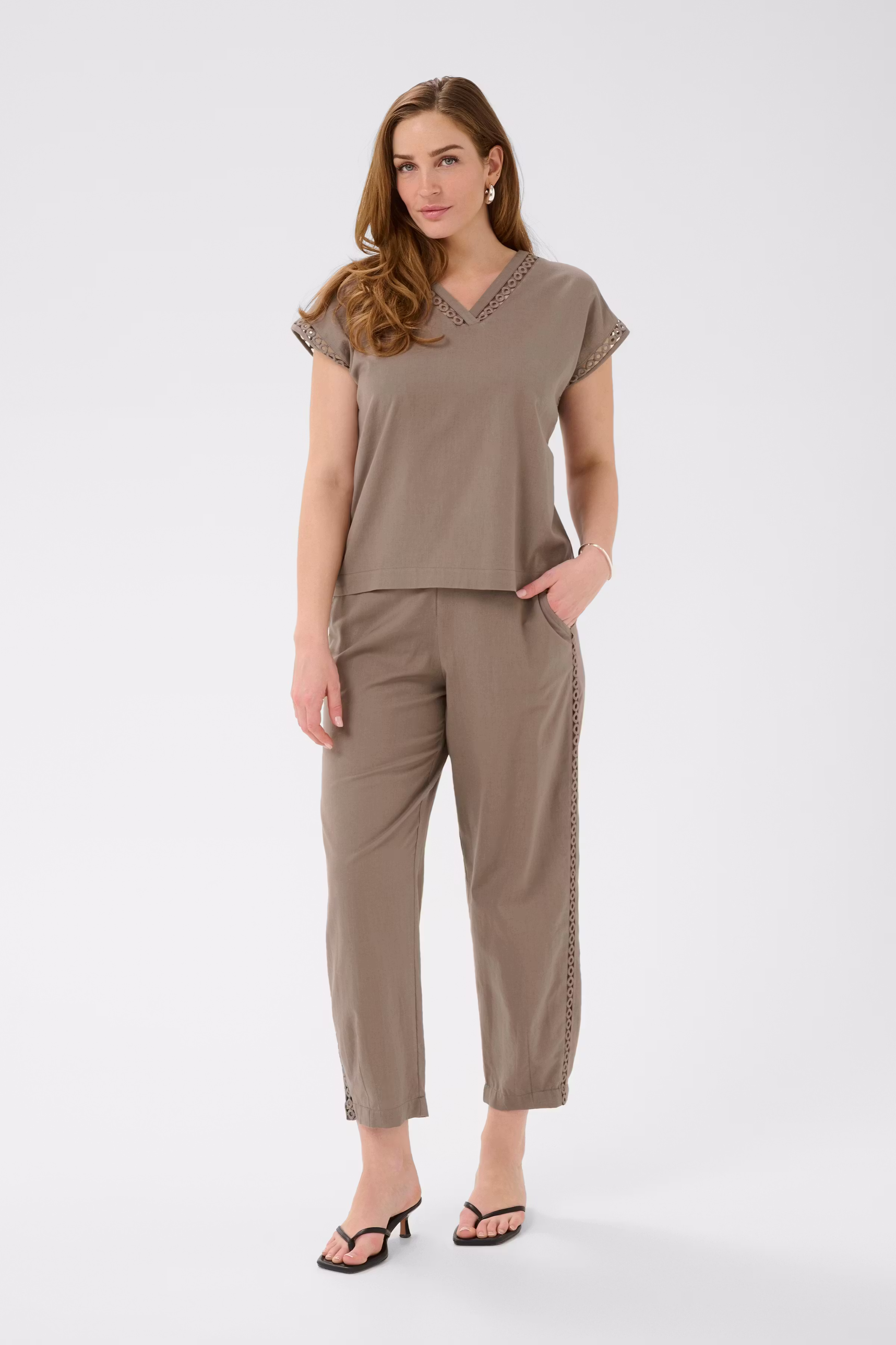 BPlilian Bluse LOOKBOOK FRONT 40200178-181304