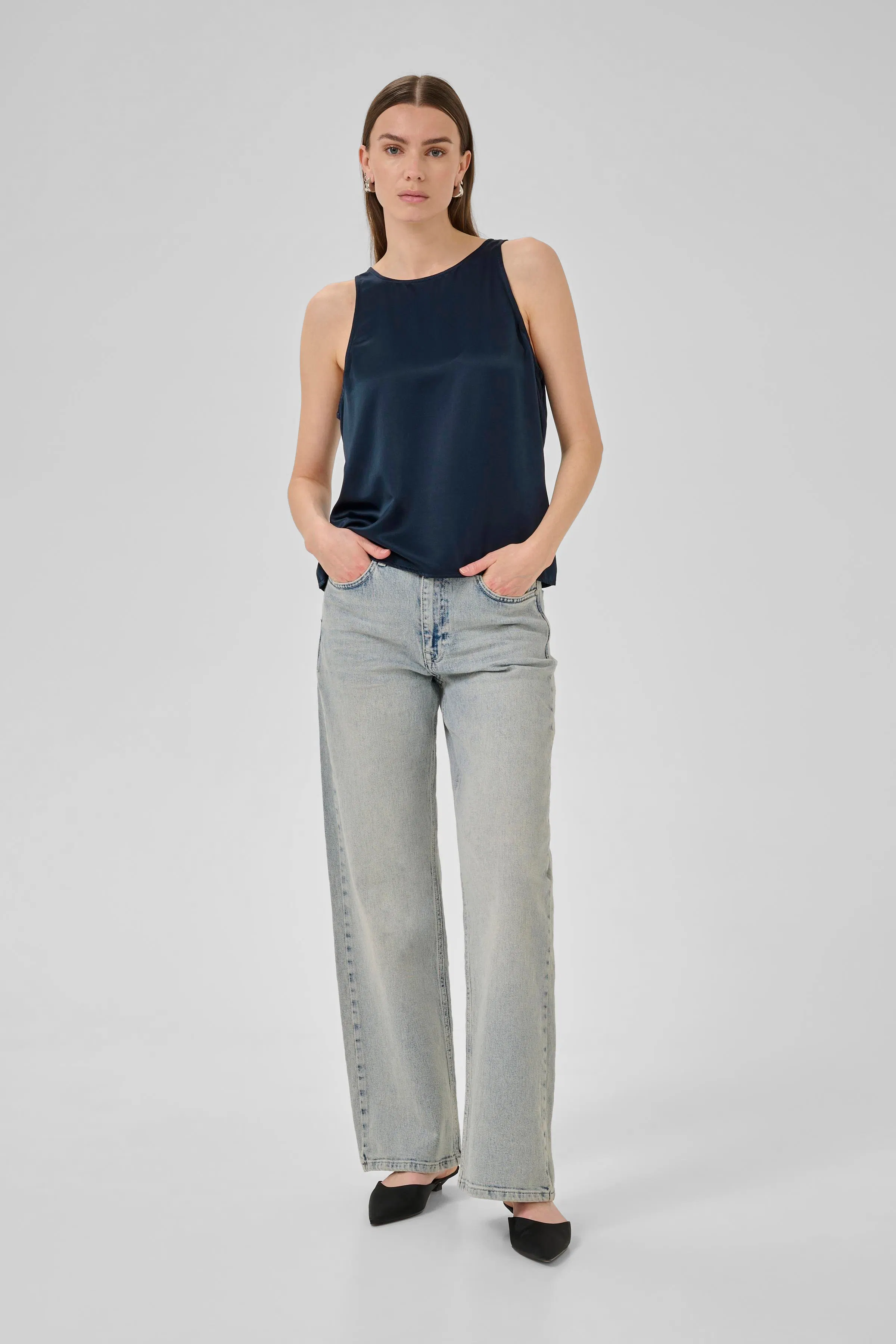EstelleMW Top LOOKBOOK FRONT 10705226-194109