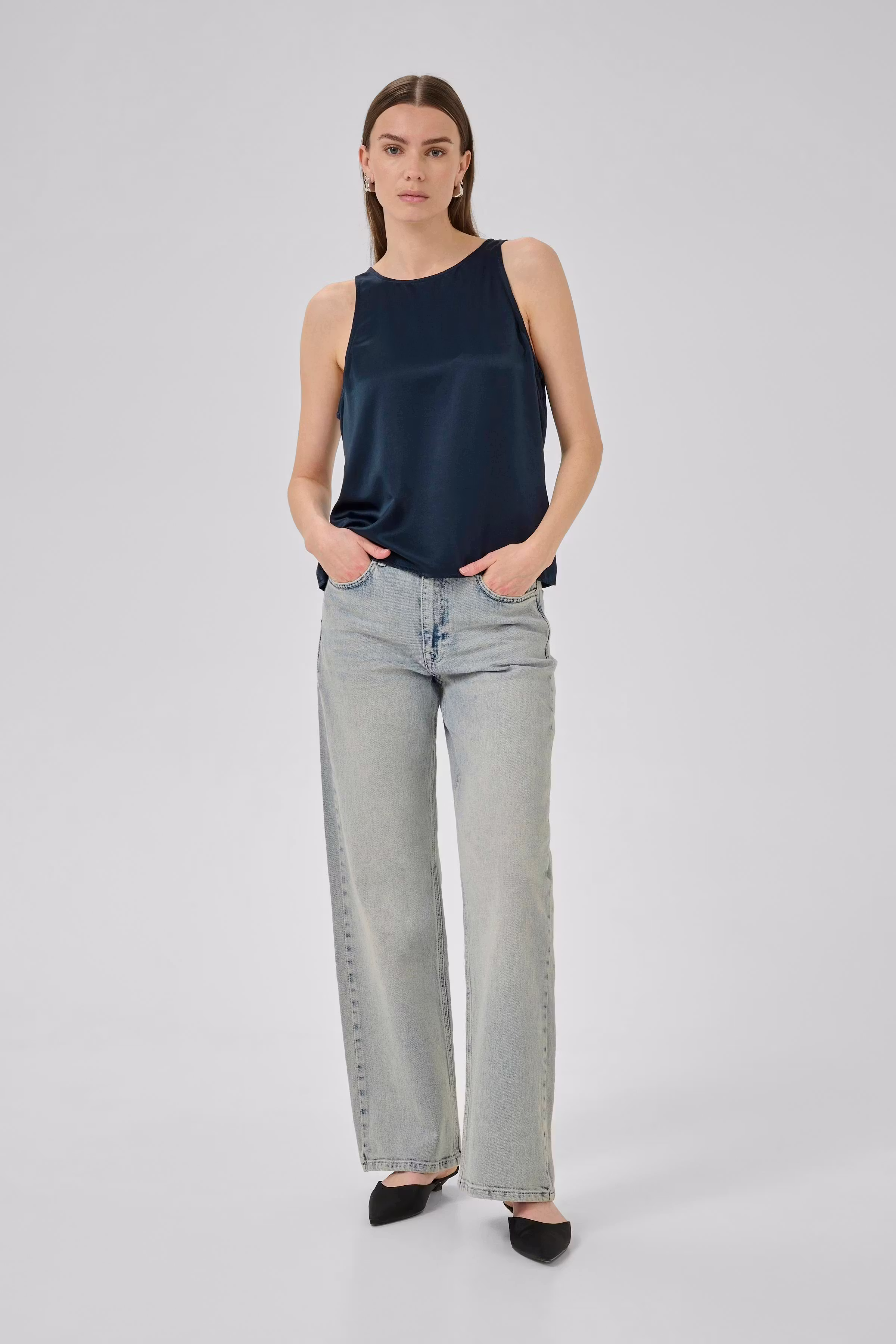 EstelleMW Top LOOKBOOK FRONT 10705226-194109