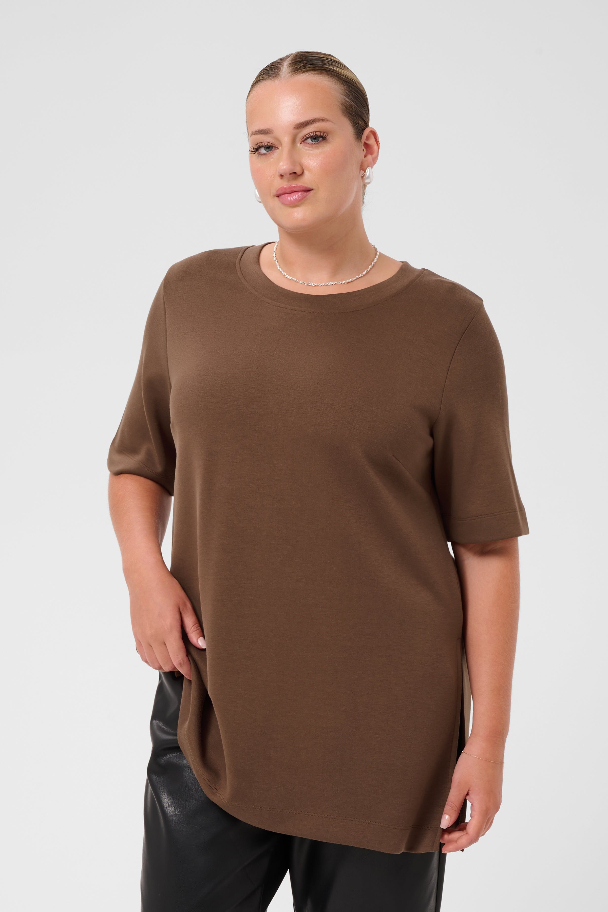 KCannia T-shirt LOOKBOOK FRONT 10584419-191116