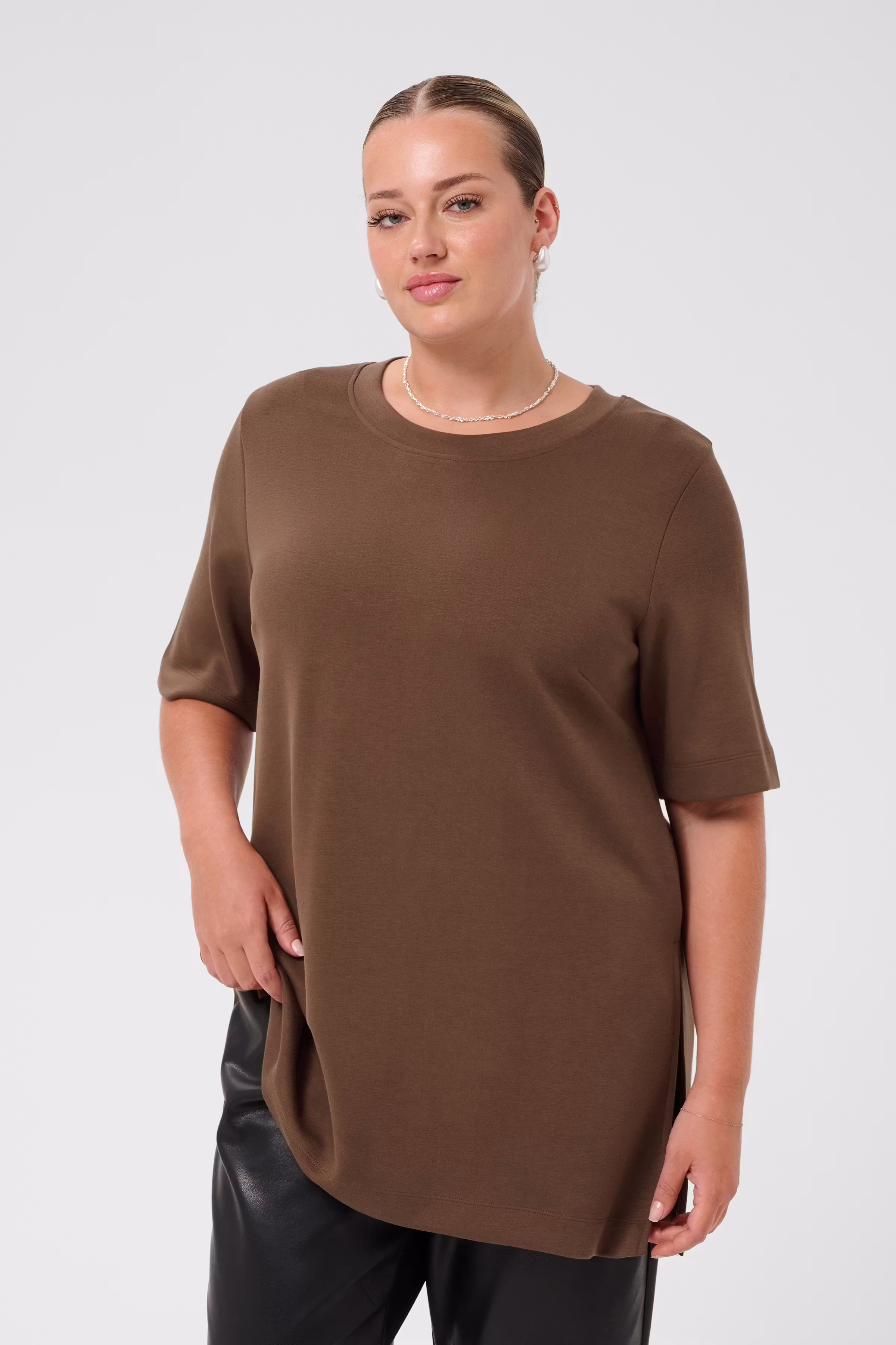 KCannia T-shirt LOOKBOOK FRONT 10584419-191116