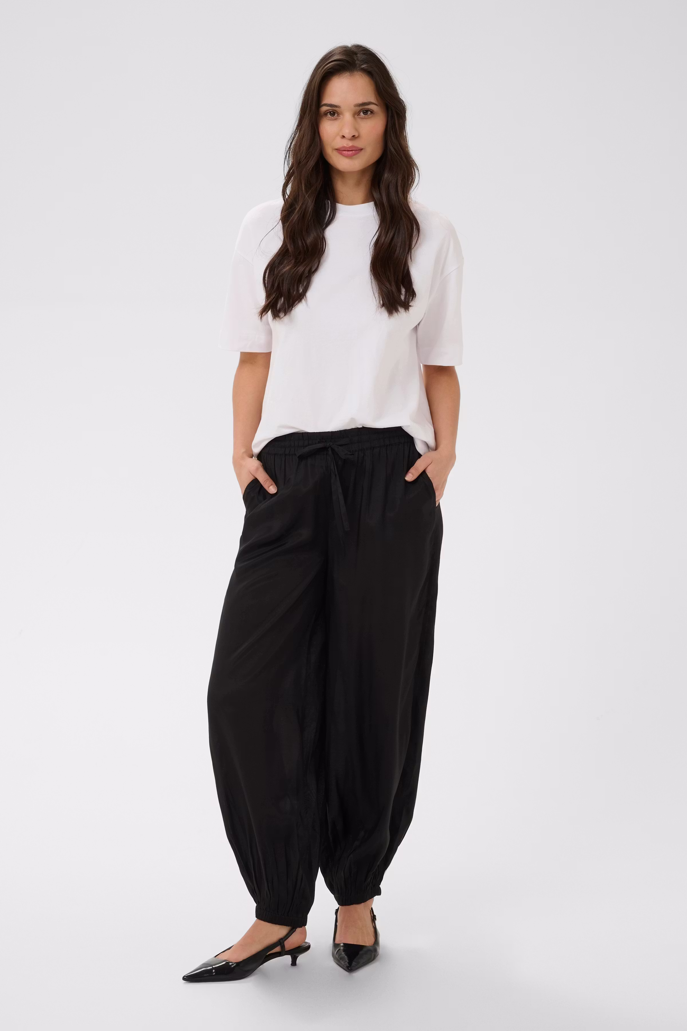 KAbella Bukser LOOKBOOK FRONT 10511523-100121