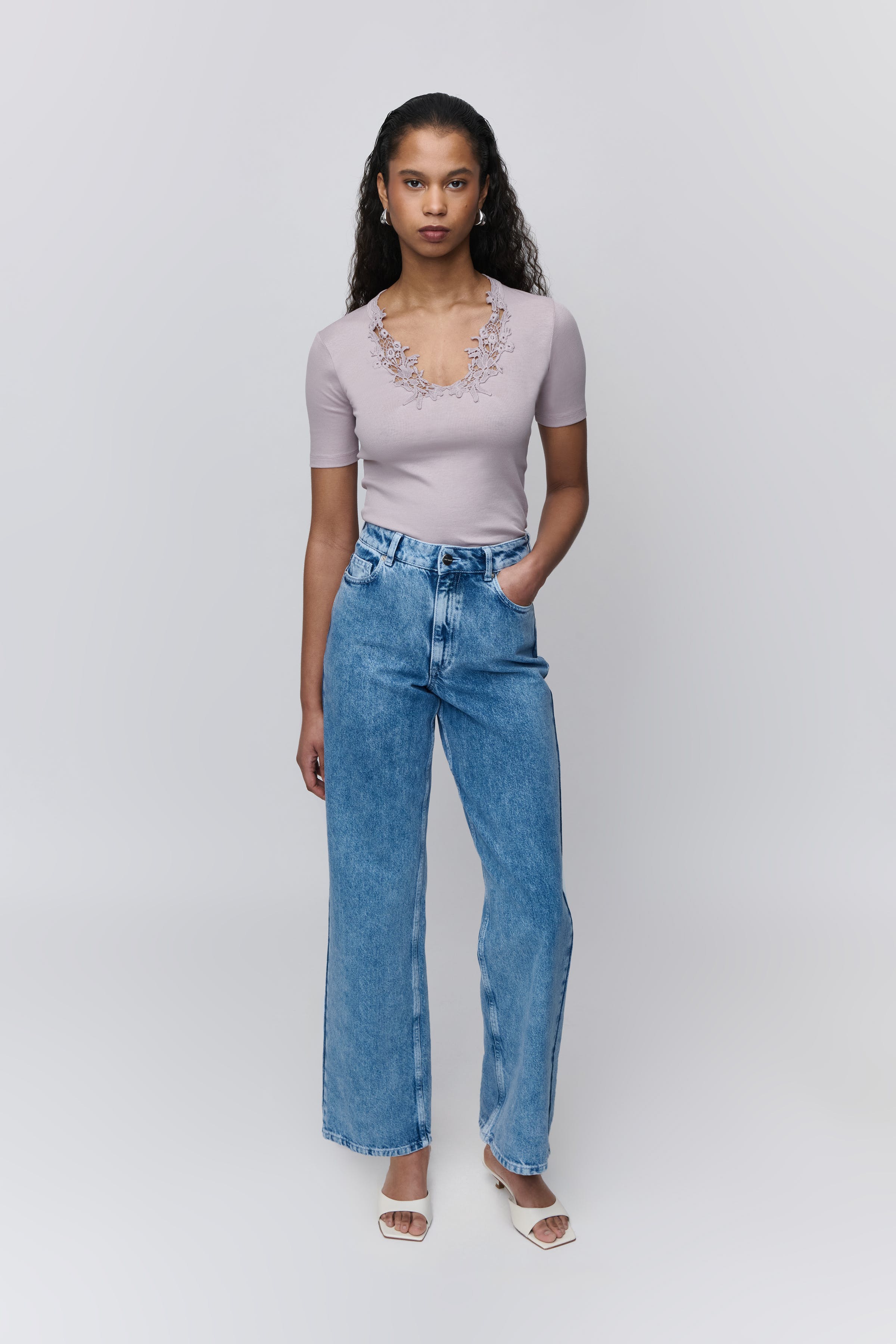 IOFAYDA T-SHIRT IN DUSTY LILAC / PURPLE COTTON