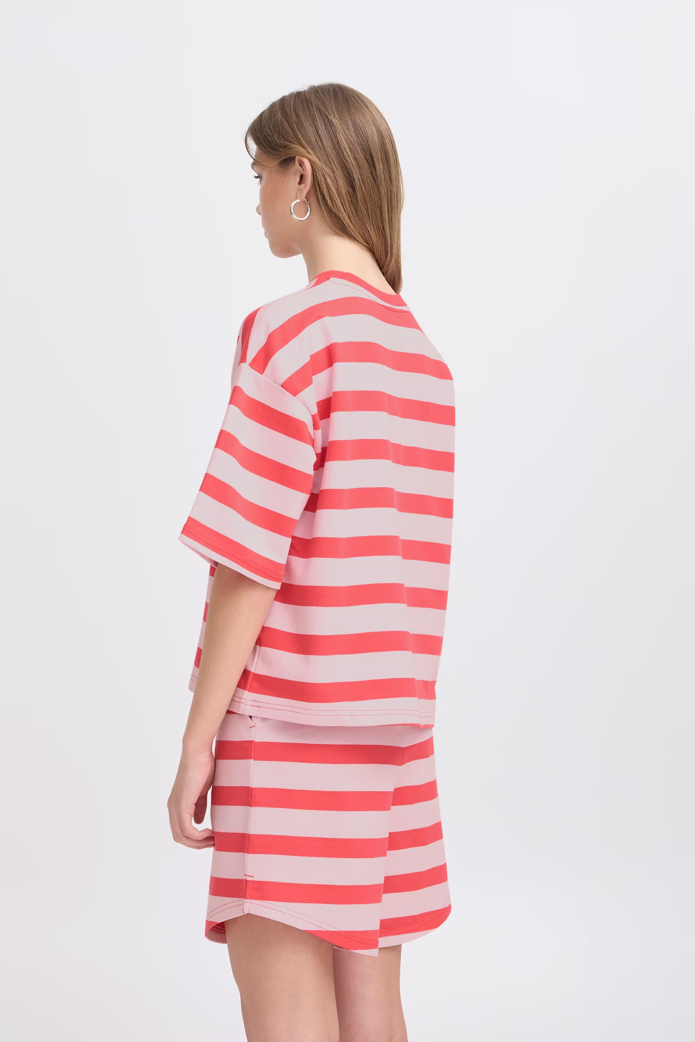 IHOCIE T-shirt LOOKBOOK BACK 20122776-171753