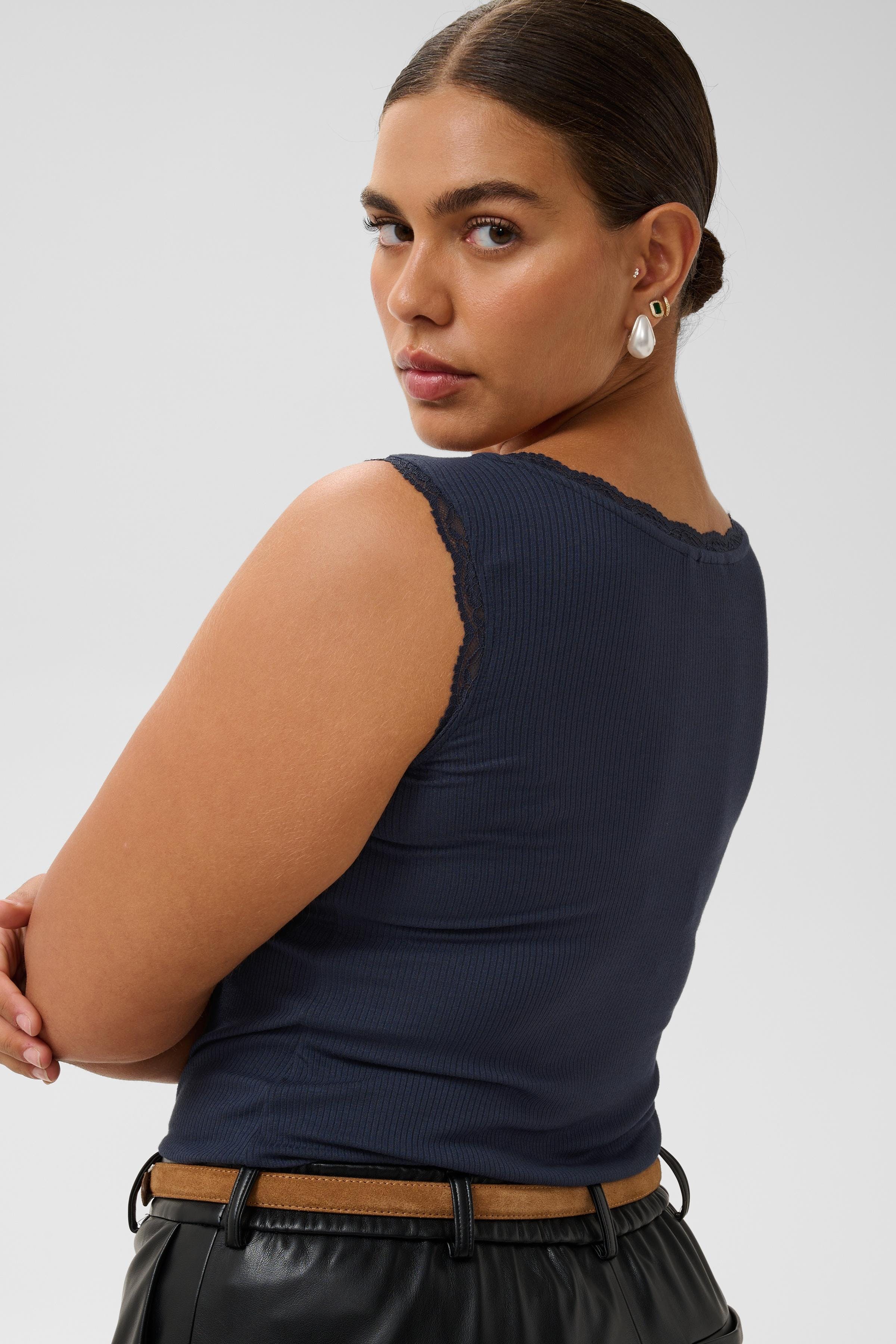 KComia Top LOOKBOOK DETAIL 10583468-193927