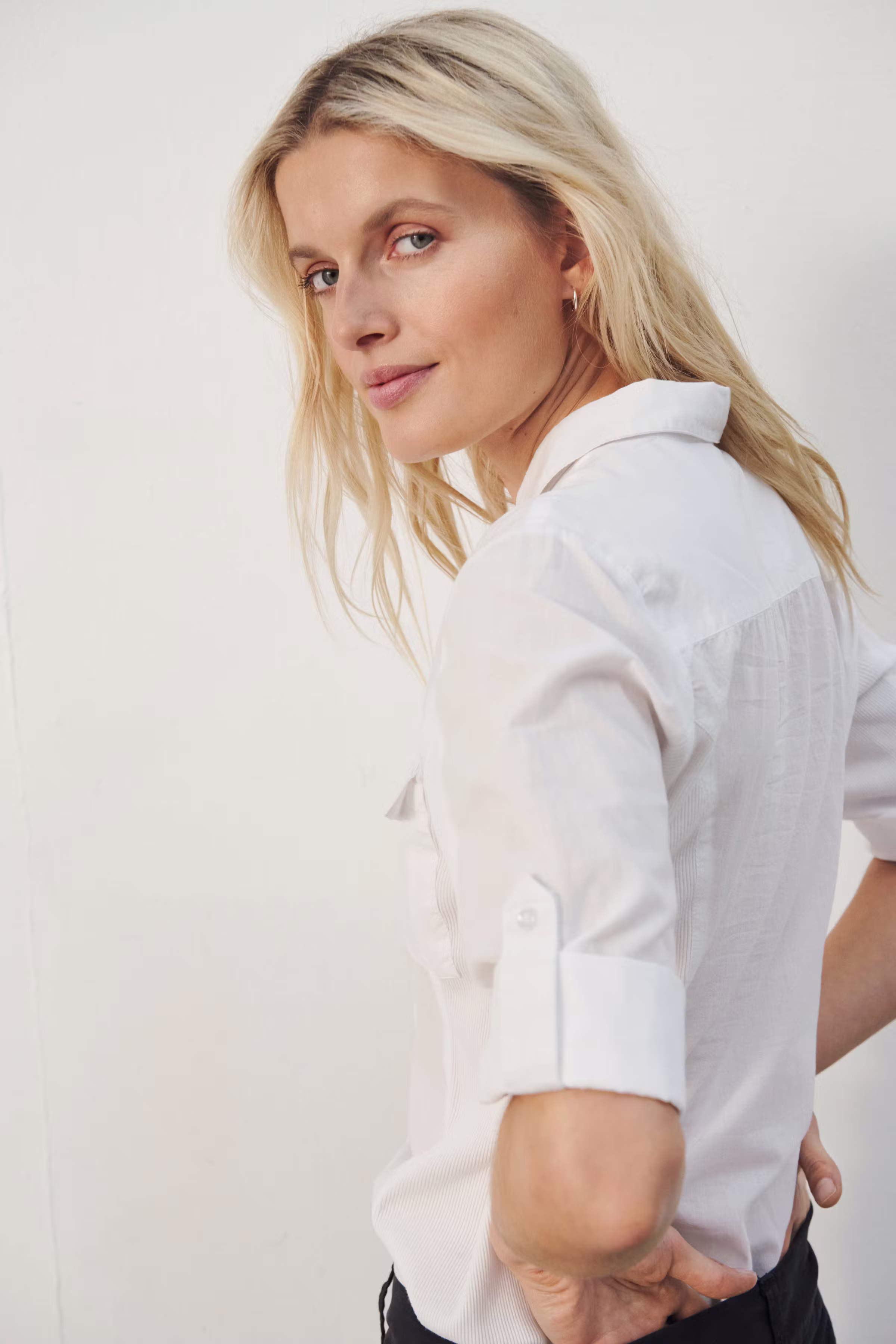 CortniaPW Shirt LOCATION NONE 30305975-110601